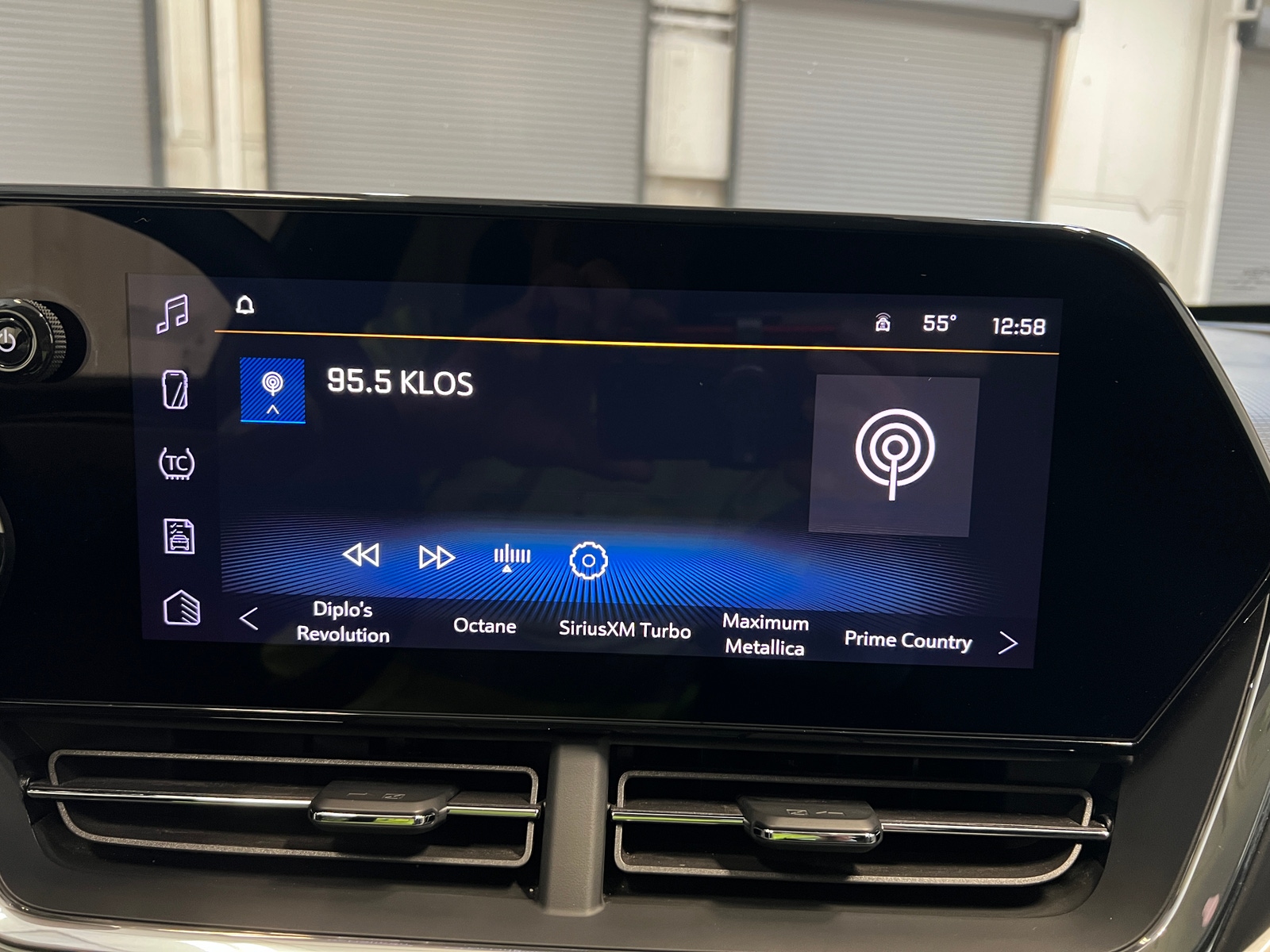 Thumbnail: 2025 Chevrolet Trax - 4