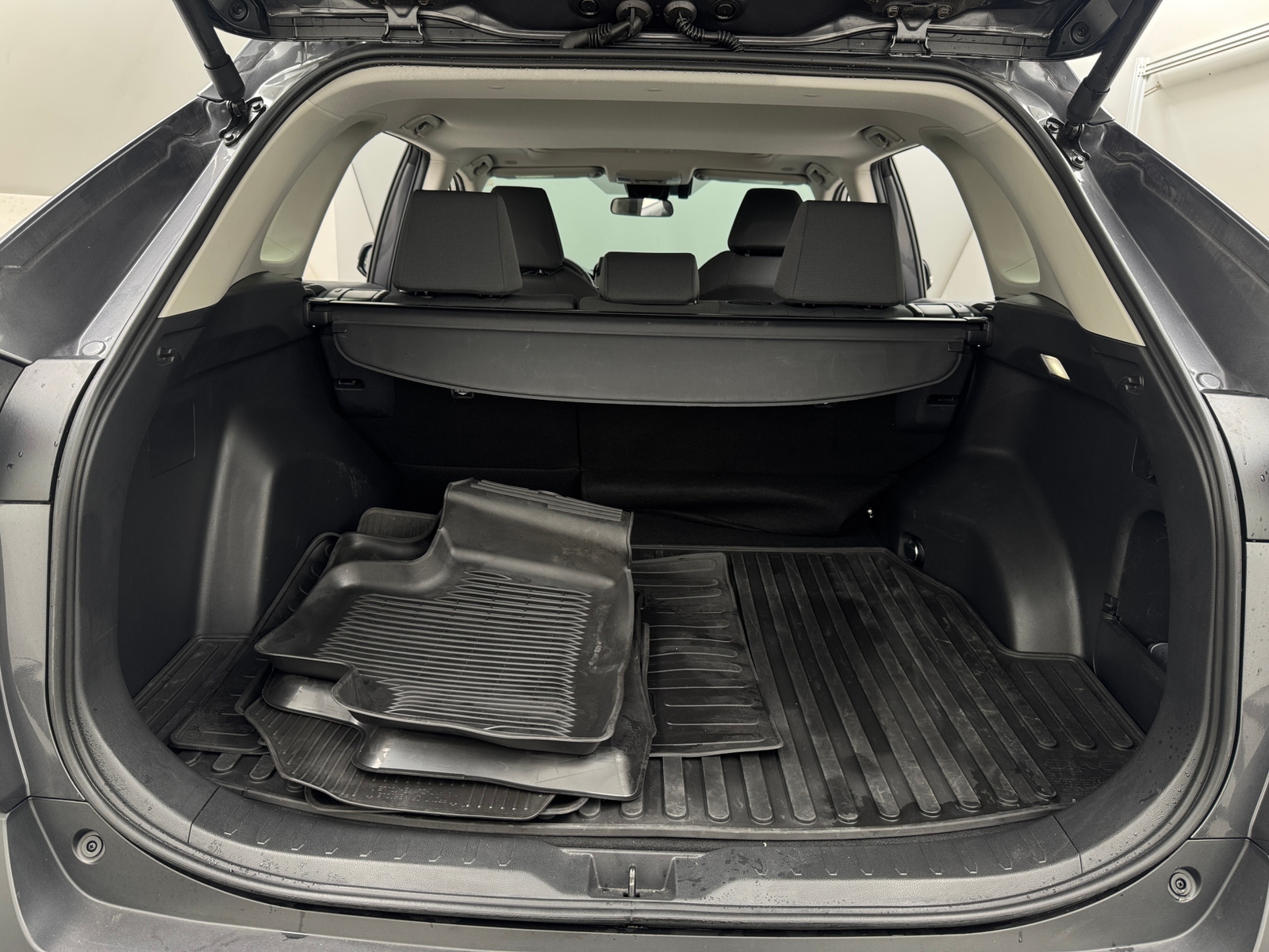 Thumbnail: 2025 Toyota RAV4 - 7