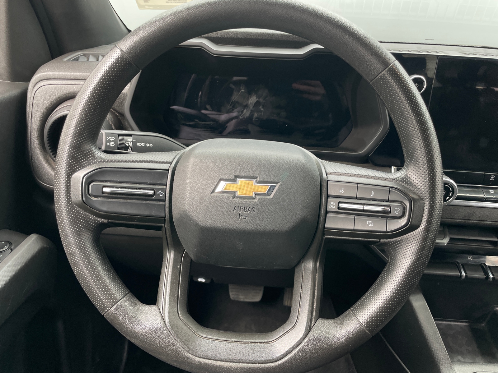 Thumbnail: 2023 Chevrolet Colorado - 5