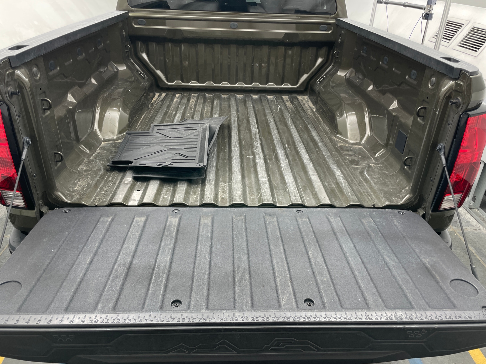 Thumbnail: 2023 Chevrolet Colorado - 7