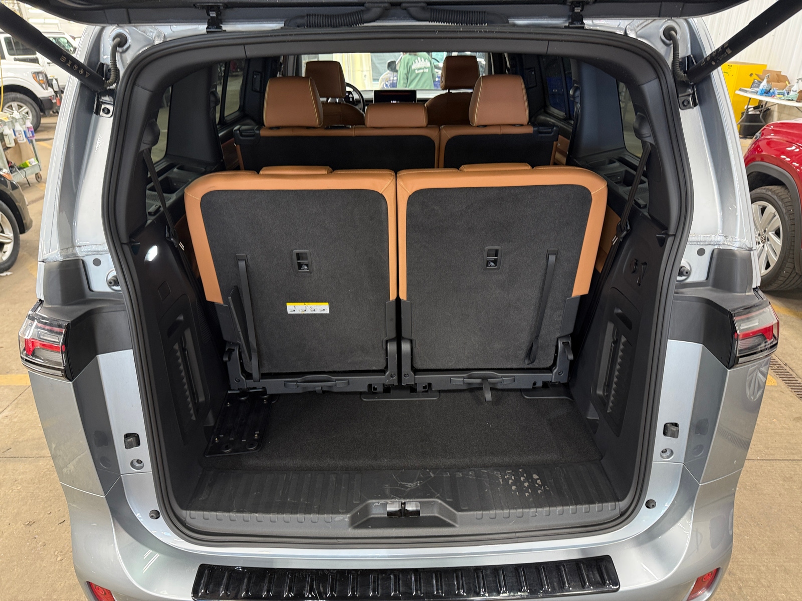 Thumbnail: 2025 Volkswagen ID.Buzz - 6