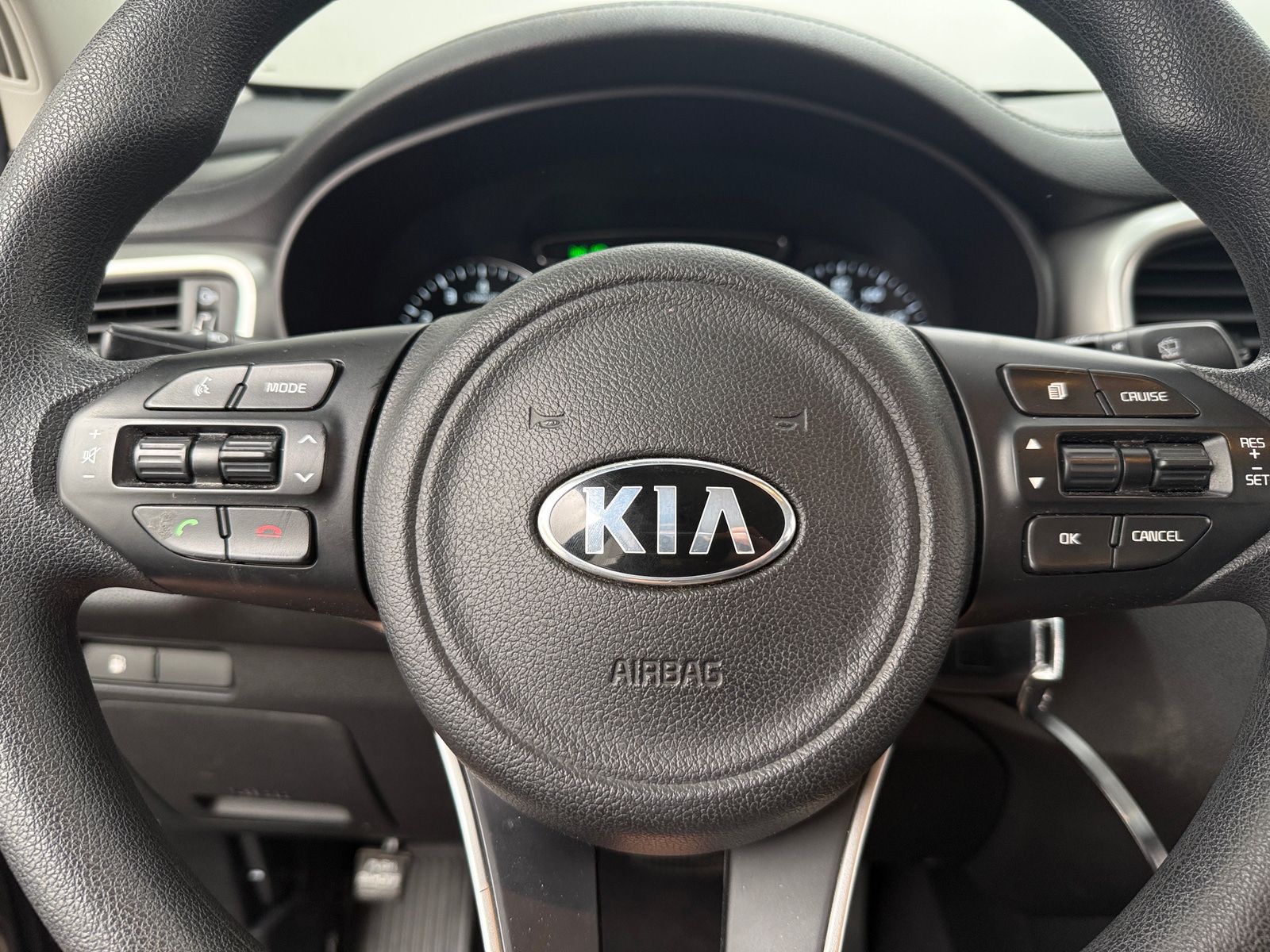 Thumbnail: 2017 Kia Sorento - 5