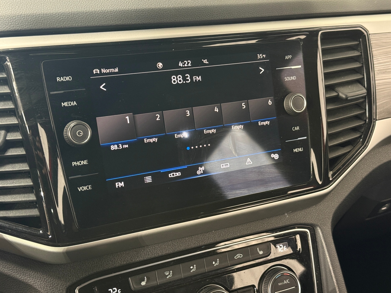 Thumbnail: 2023 Volkswagen Atlas - 3