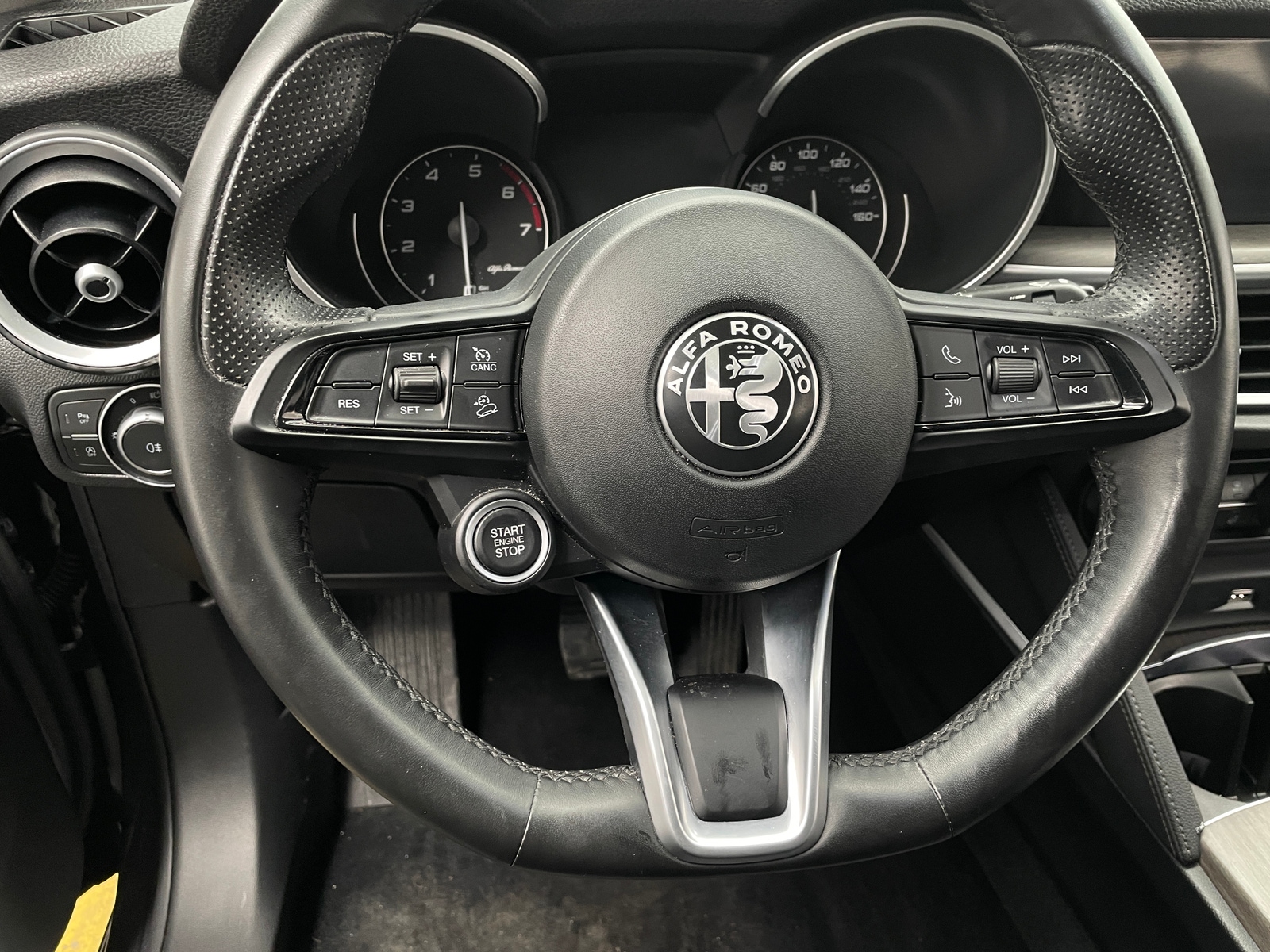 Thumbnail: 2020 Alfa Romeo Stelvio - 4