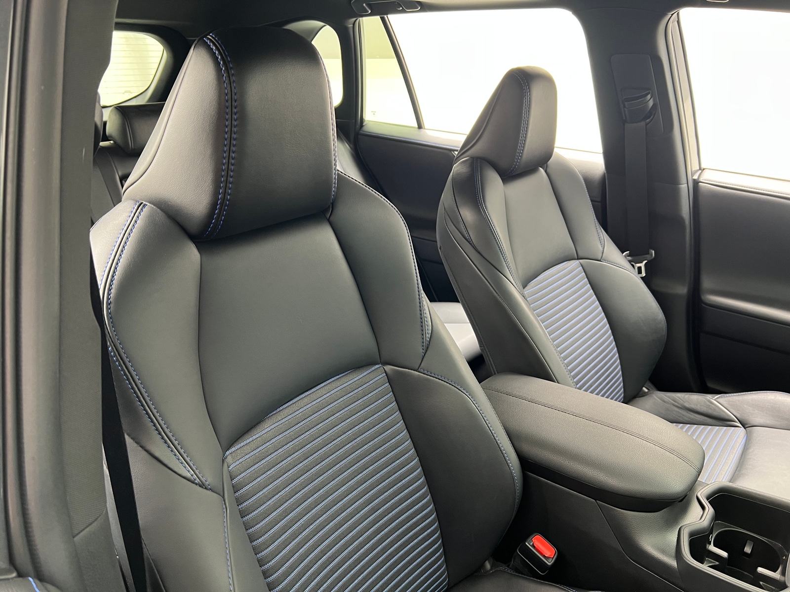 Thumbnail: 2022 Toyota RAV4 - 2