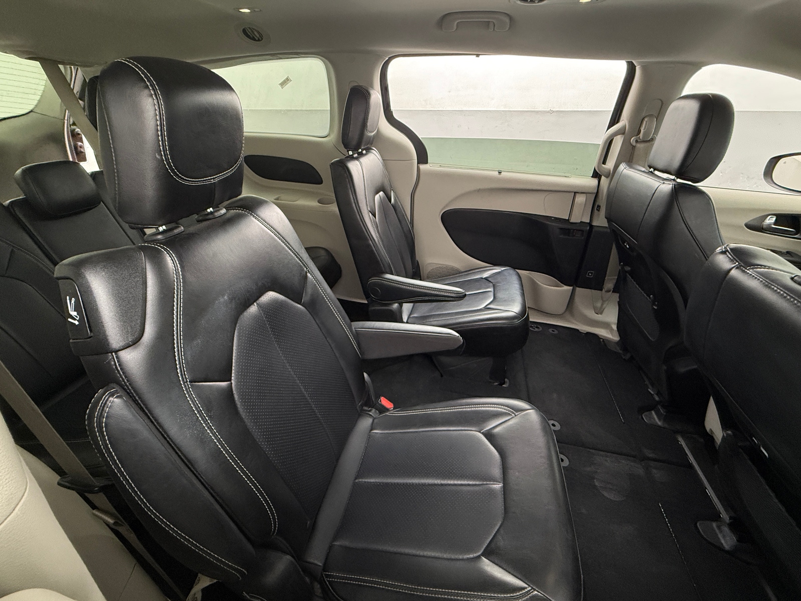 Thumbnail: 2023 Chrysler Pacifica - 5