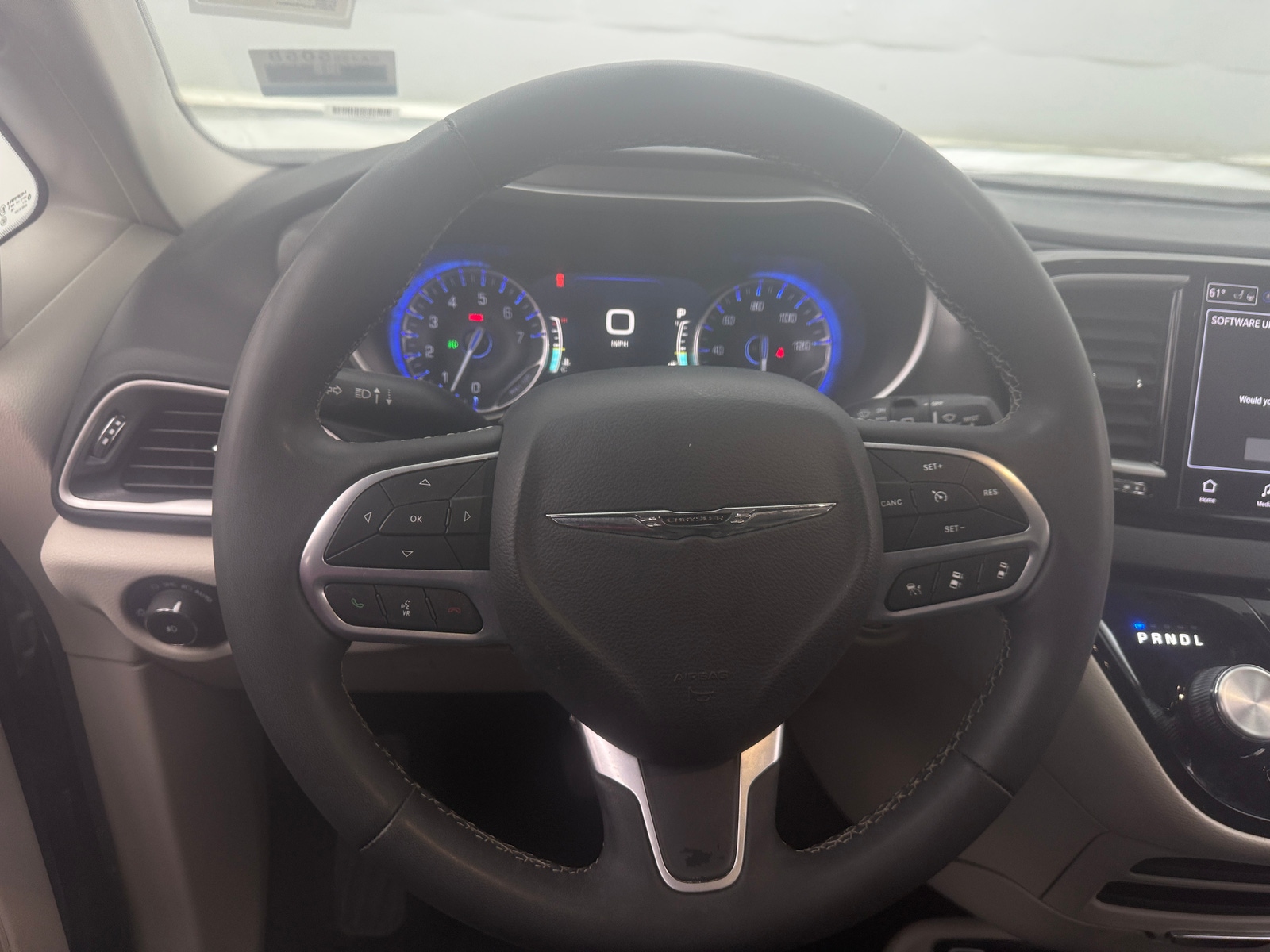 Thumbnail: 2023 Chrysler Pacifica - 4