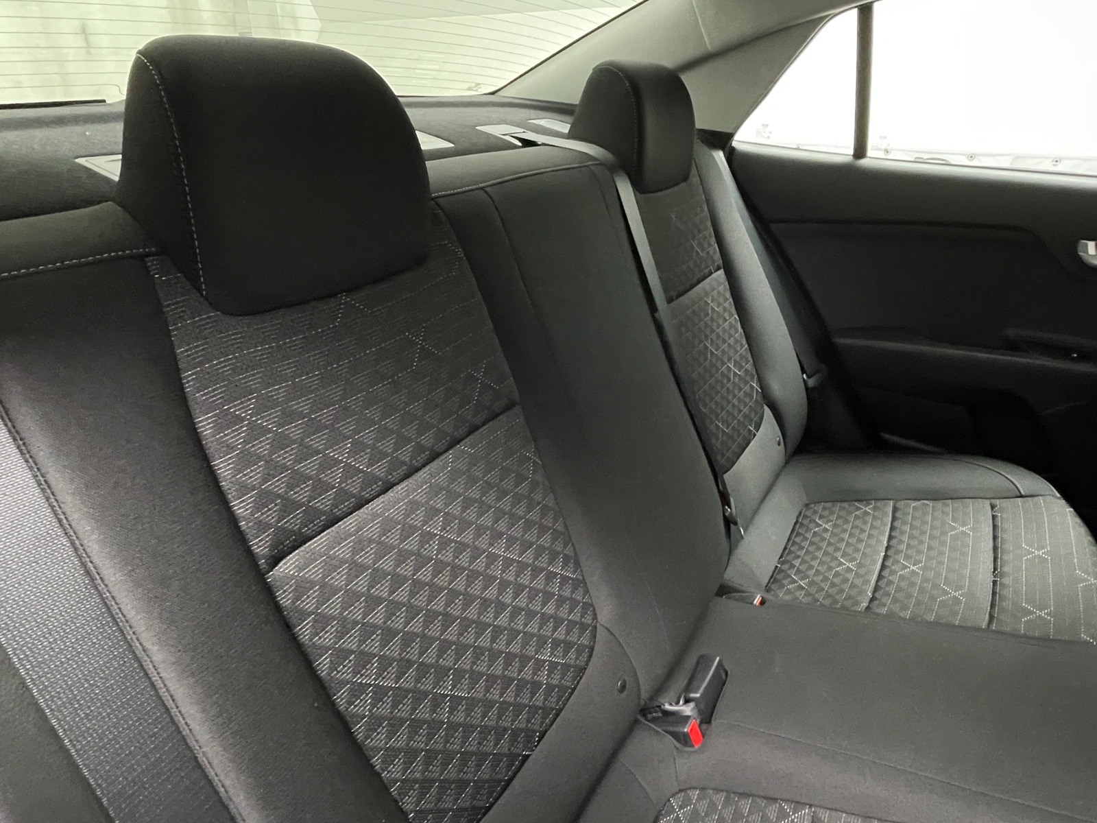 Thumbnail: 2021 Kia Rio - 6