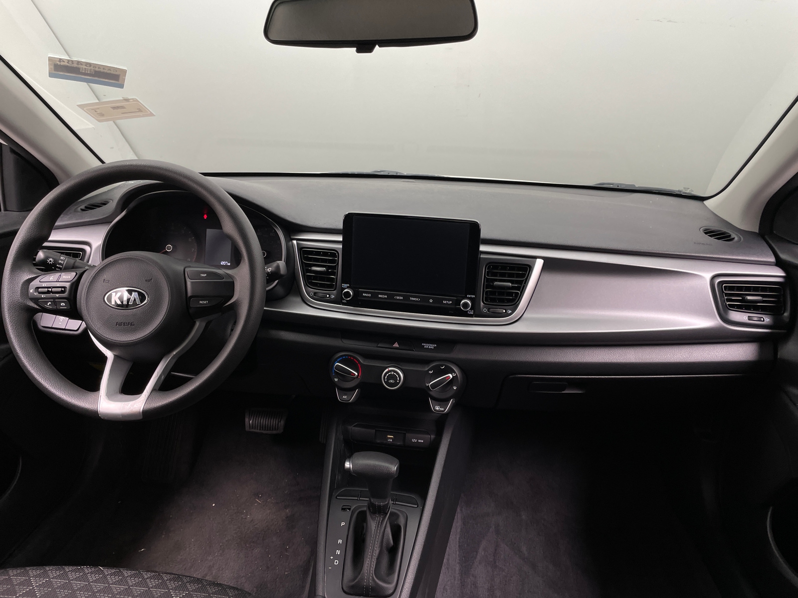 Thumbnail: 2021 Kia Rio - 3