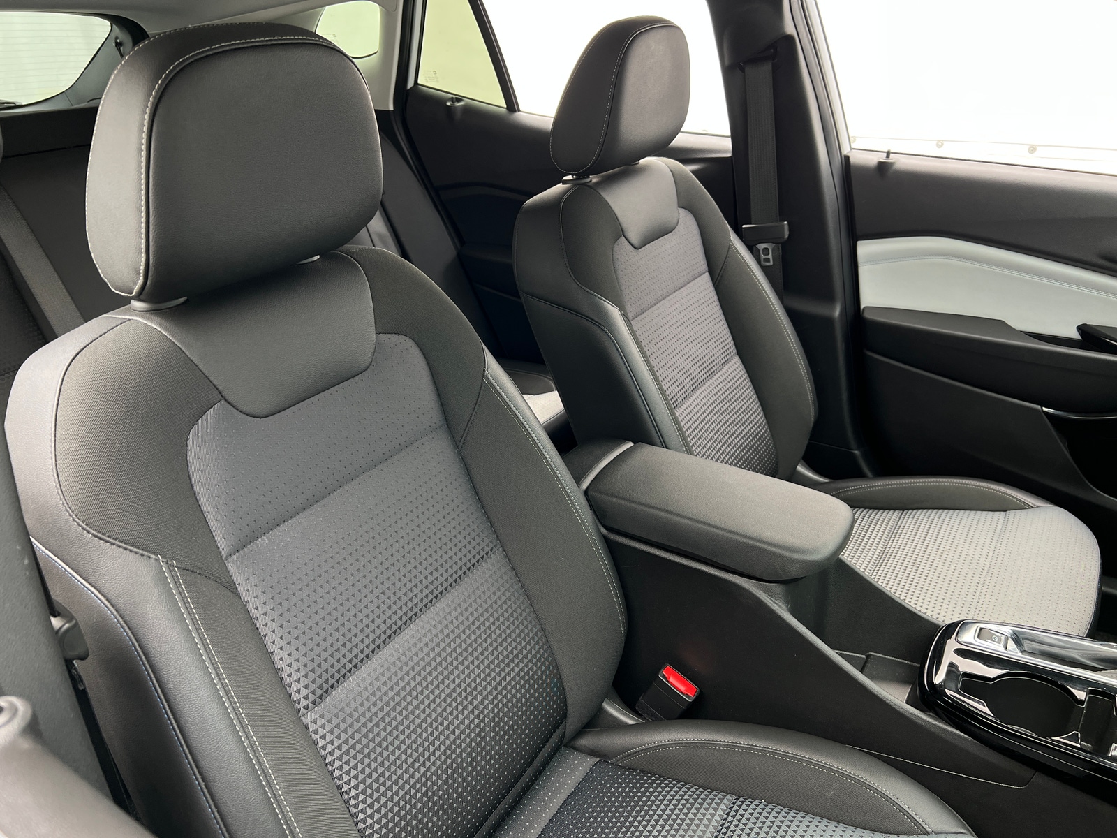 Thumbnail: 2025 Chevrolet Trax - 2