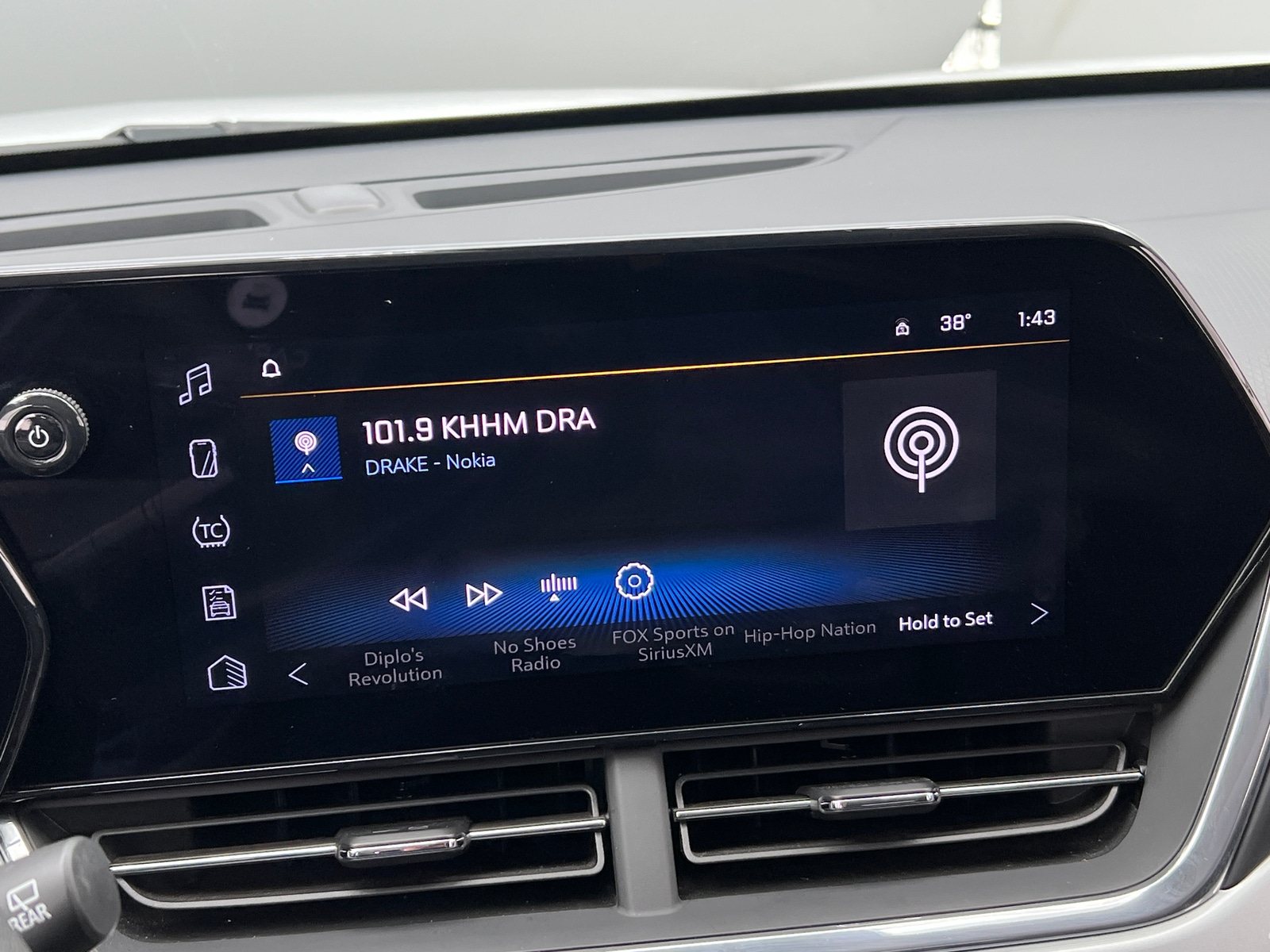 Thumbnail: 2025 Chevrolet Trax - 4