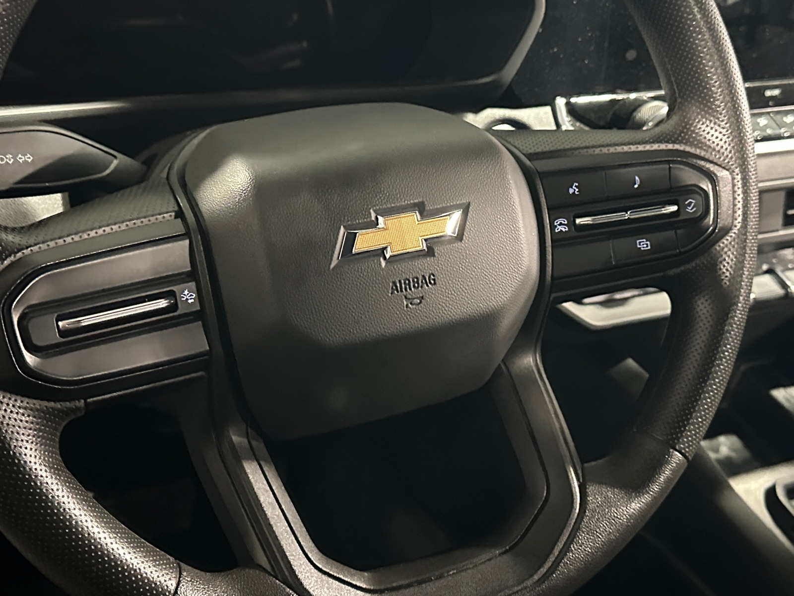 Thumbnail: 2024 Chevrolet Colorado - 5