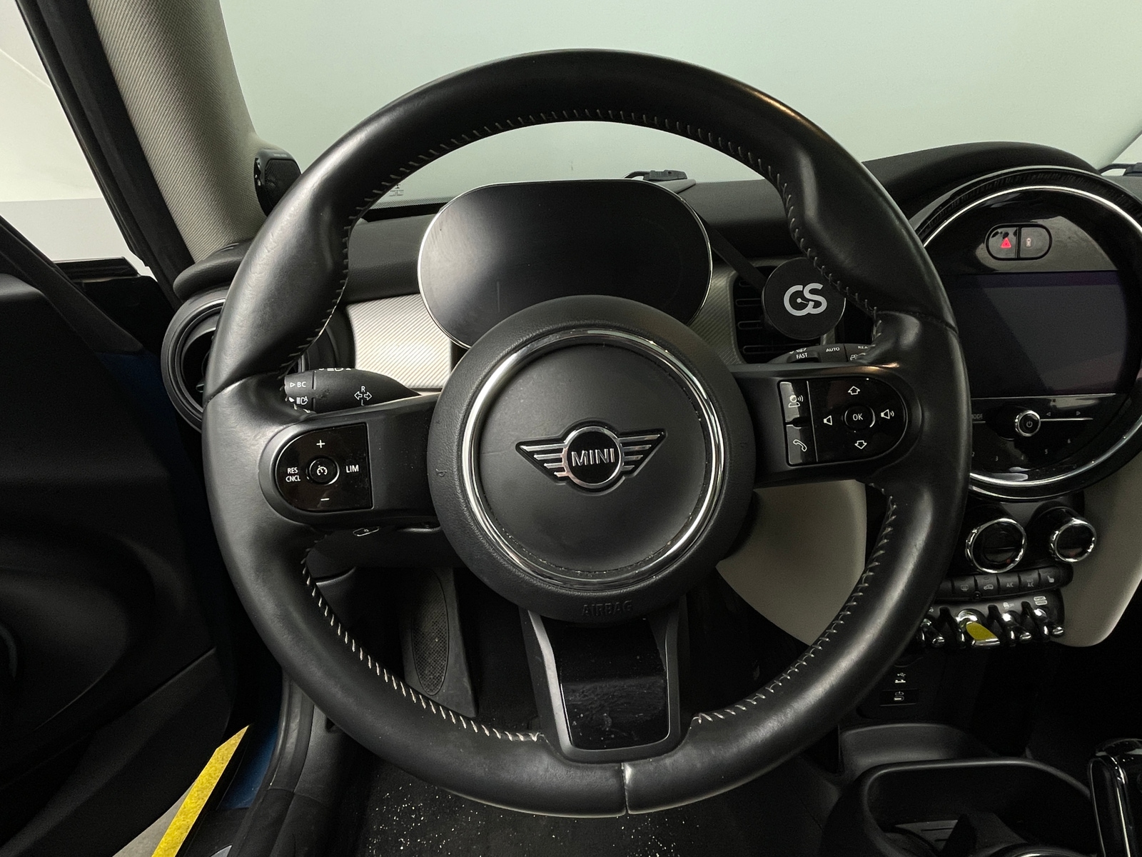 Thumbnail: 2023 MINI Cooper Hardtop - 4