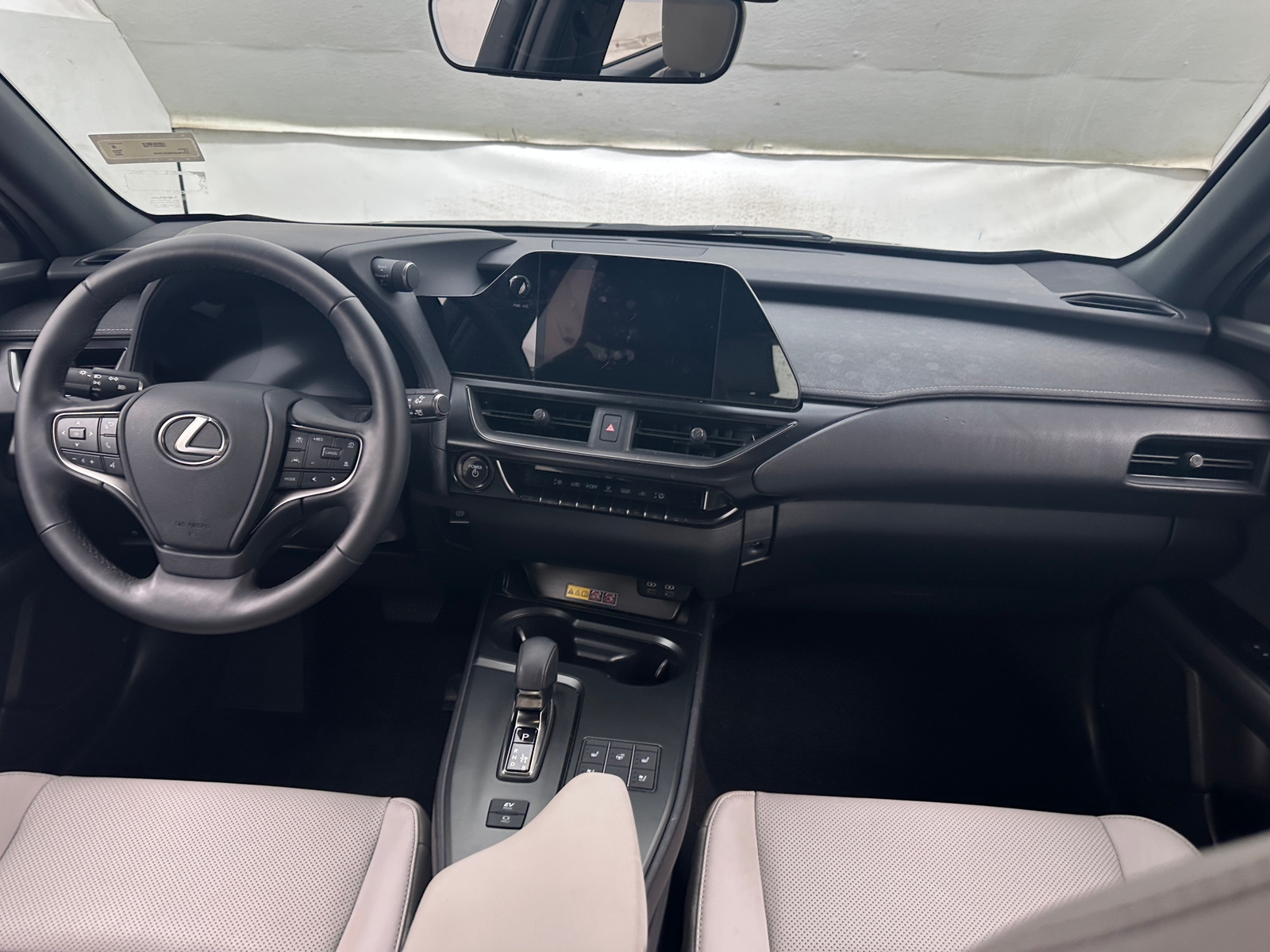 Thumbnail: 2025 Lexus UX - 2