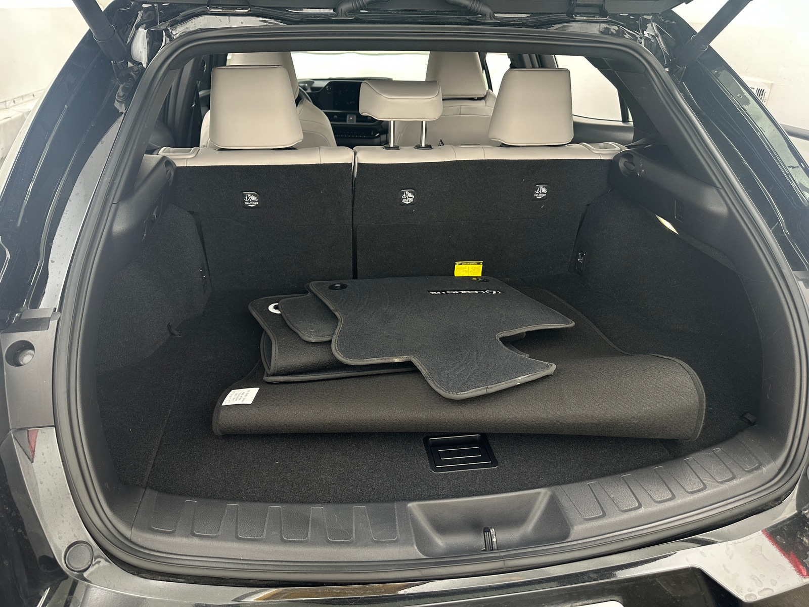 Thumbnail: 2025 Lexus UX - 6