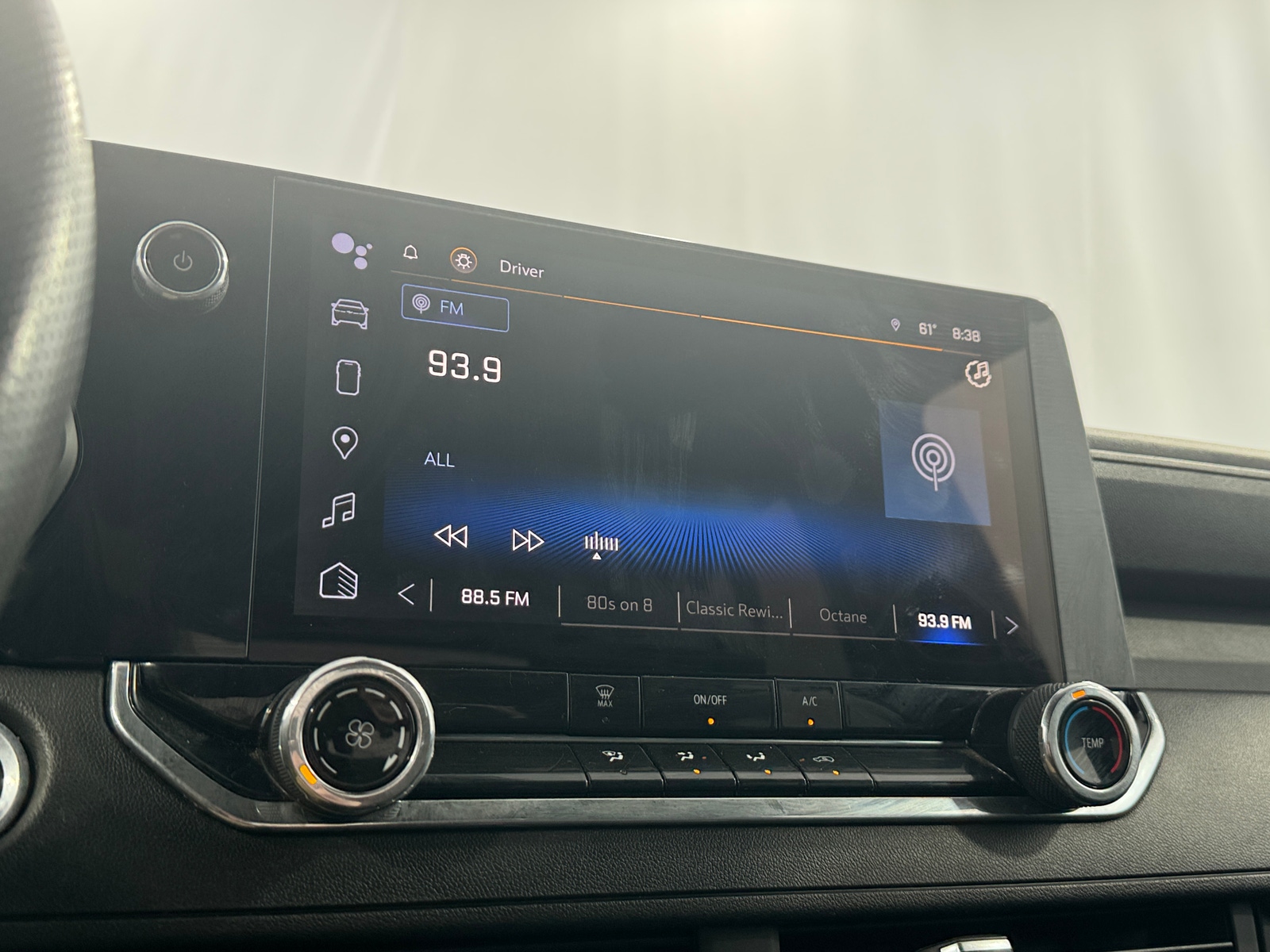 Thumbnail: 2023 Chevrolet Colorado - 4