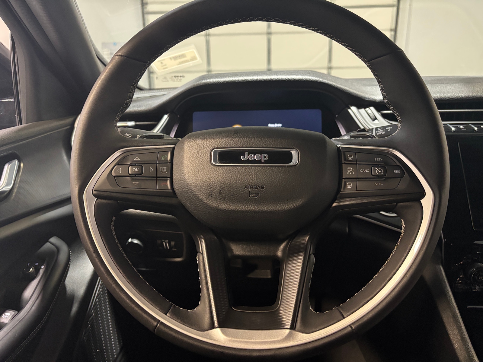 Thumbnail: 2025 Jeep Grand Cherokee - 5