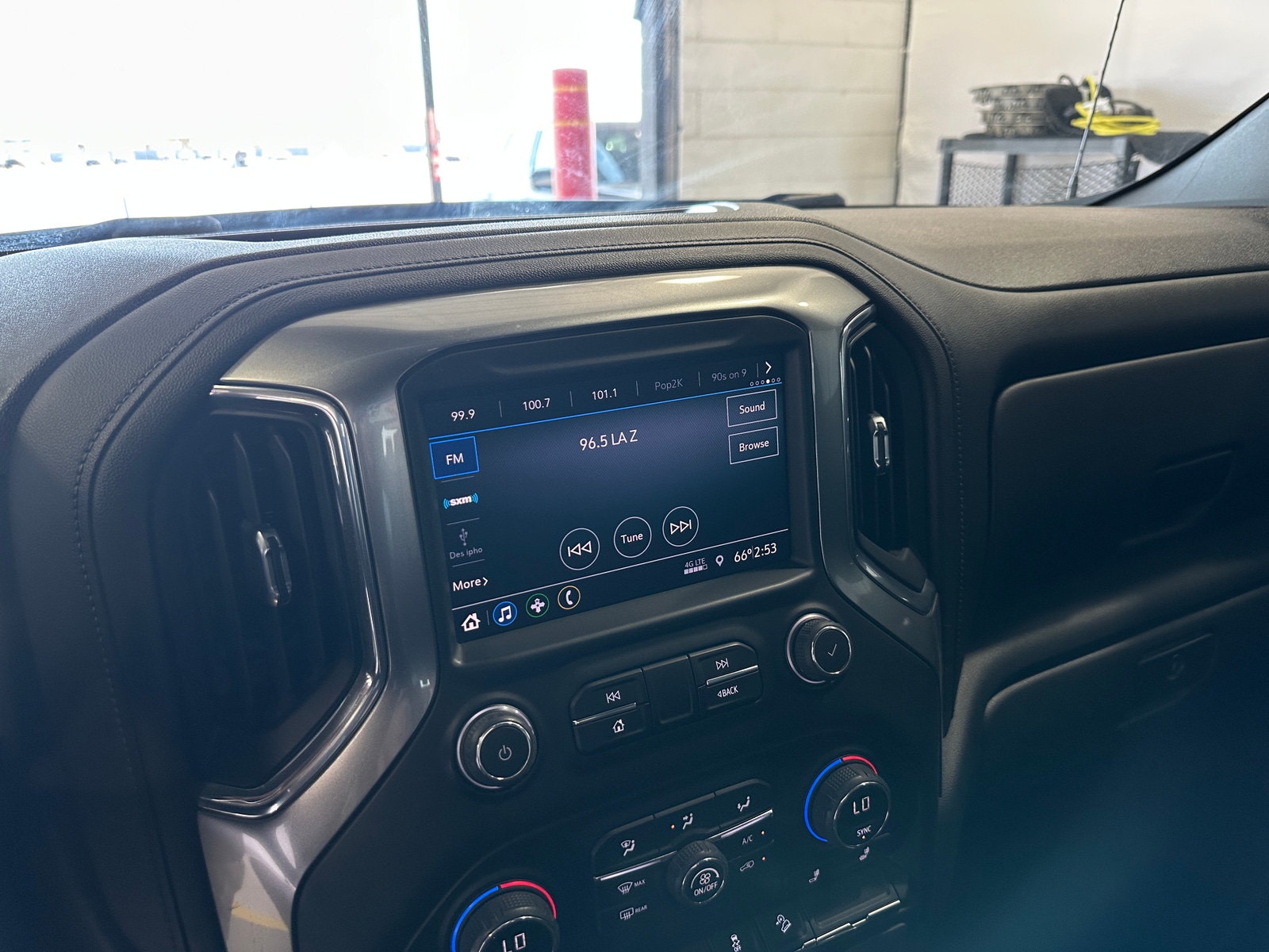 Thumbnail: 2021 Chevrolet Silverado 1500 - 4