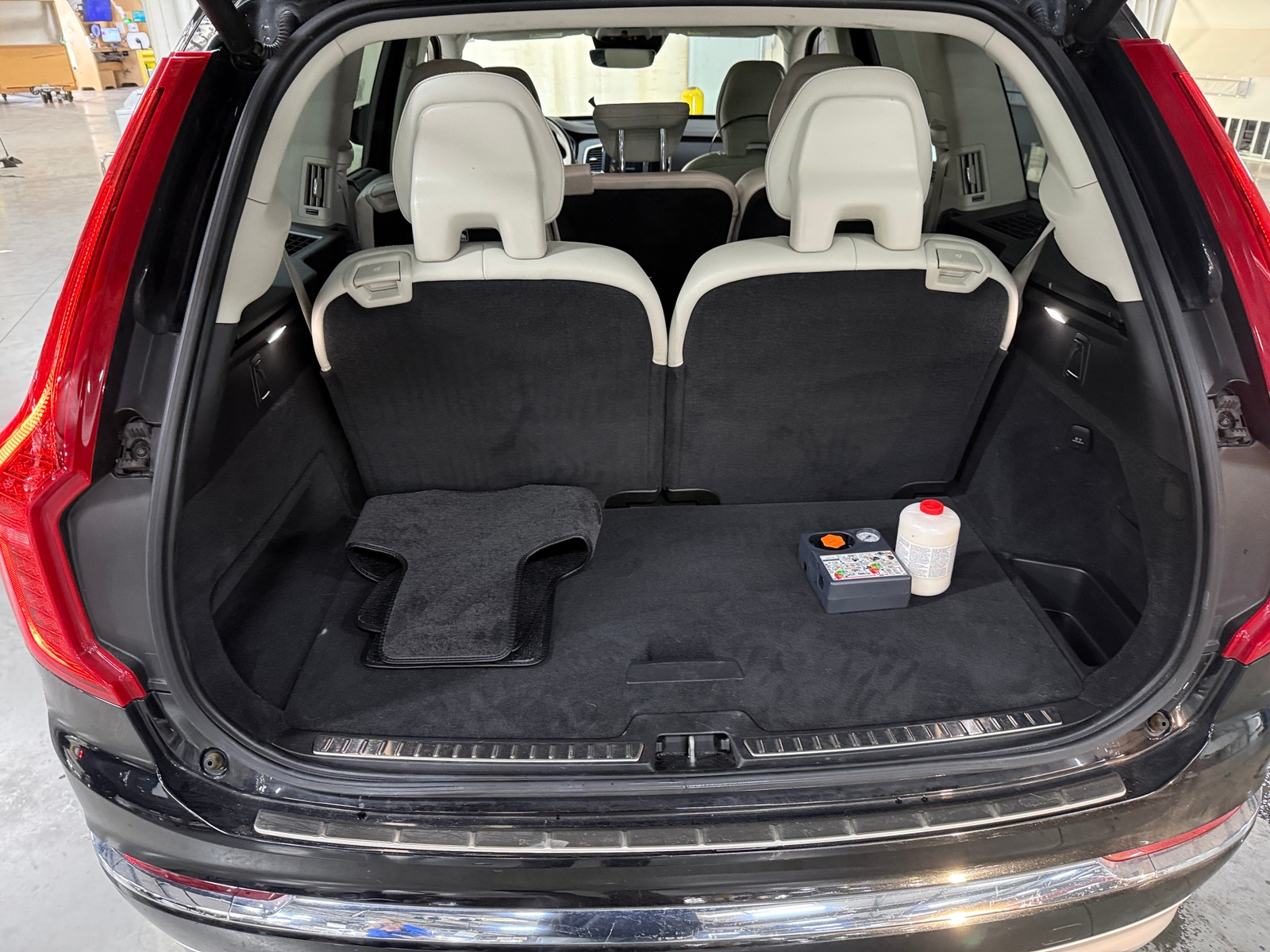 Thumbnail: 2022 Volvo XC90 - 6