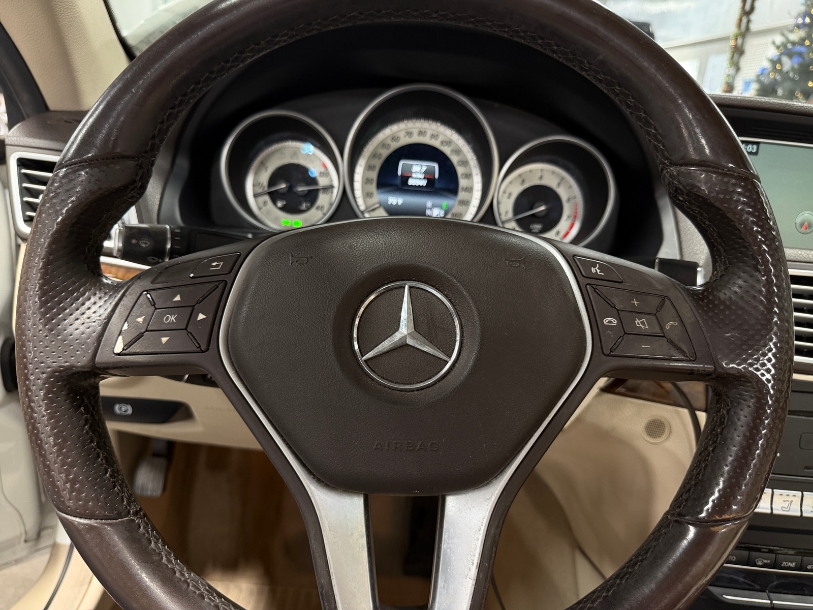 Thumbnail: 2016 Mercedes-Benz E-Class - 4