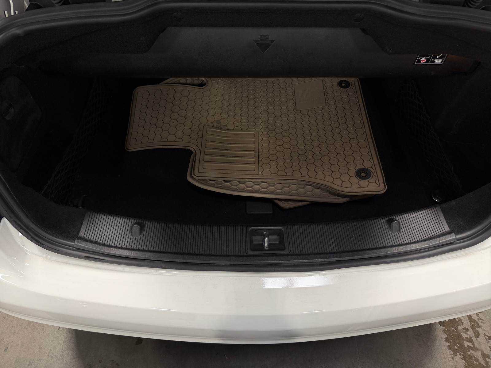 Thumbnail: 2016 Mercedes-Benz E-Class - 6