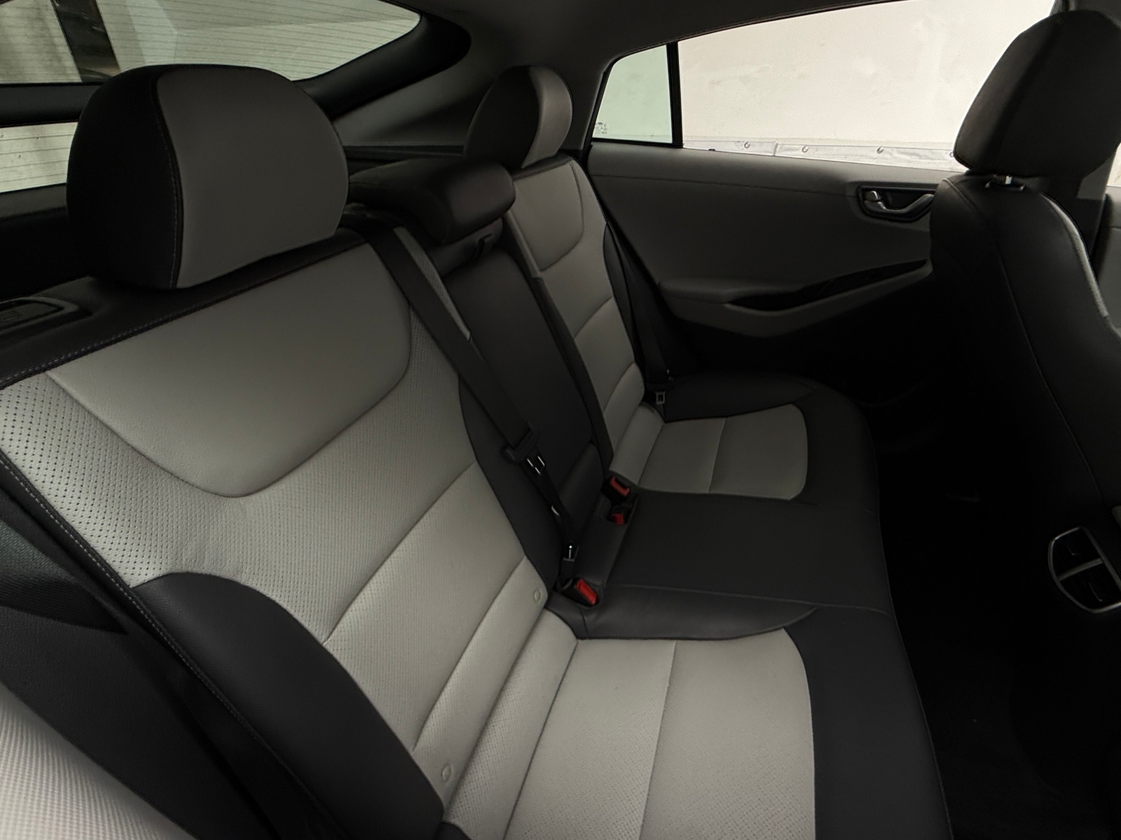 Thumbnail: 2020 Hyundai Ioniq - 5