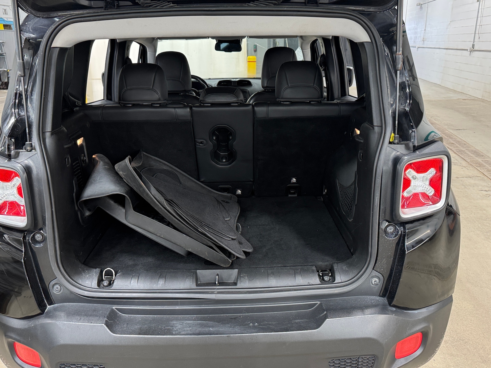 Thumbnail: 2016 Jeep Renegade - 6