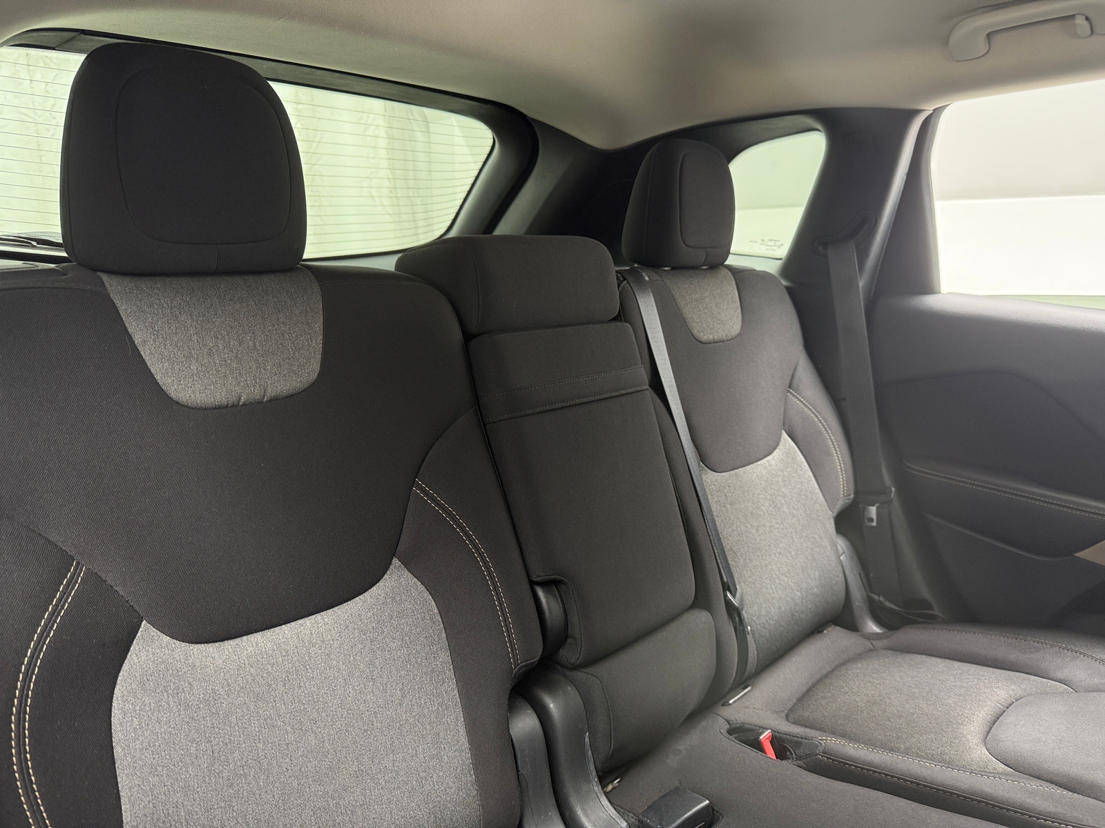 Thumbnail: 2017 Jeep Cherokee - 6