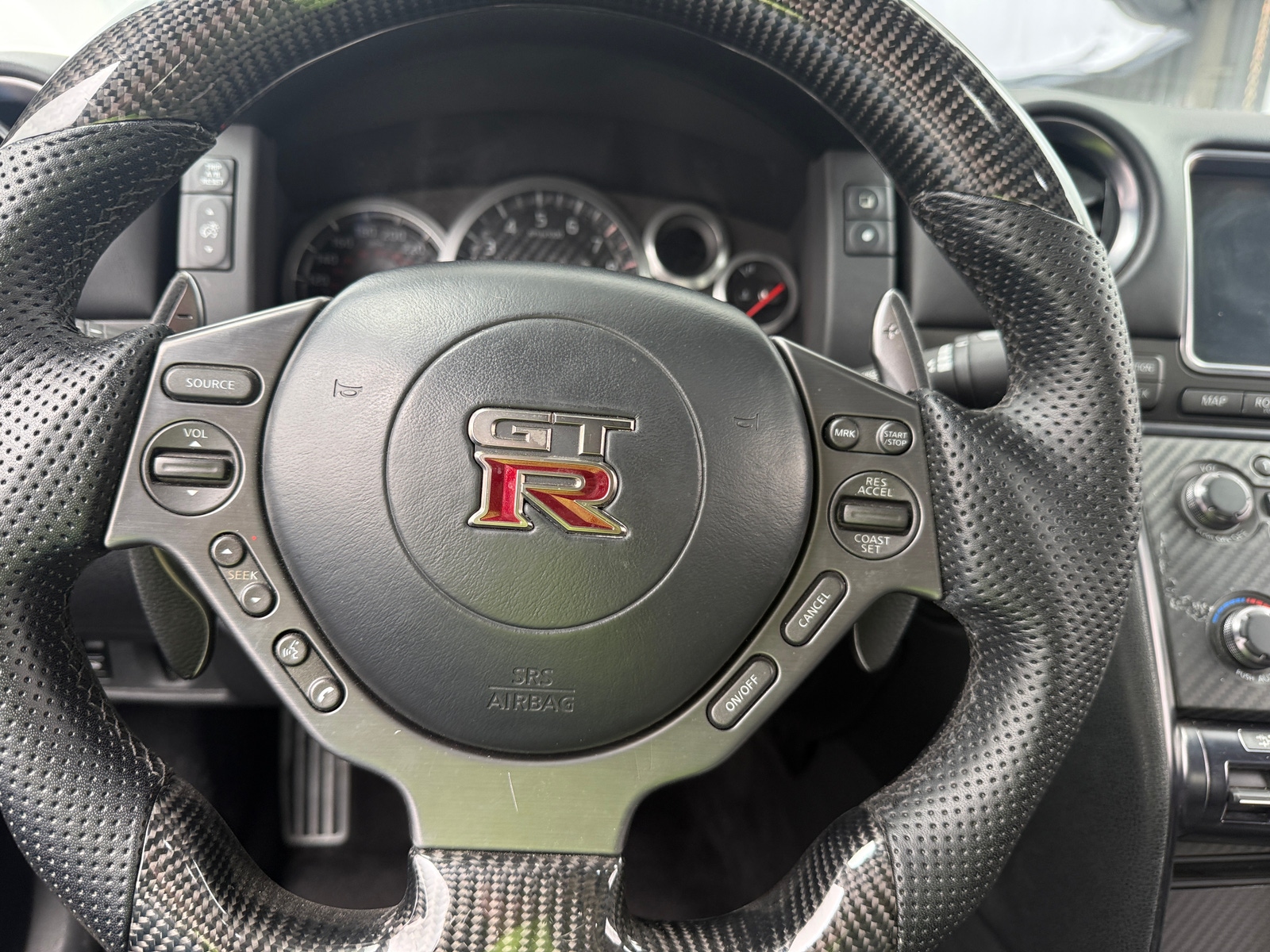 Thumbnail: 2015 Nissan GT-R - 3