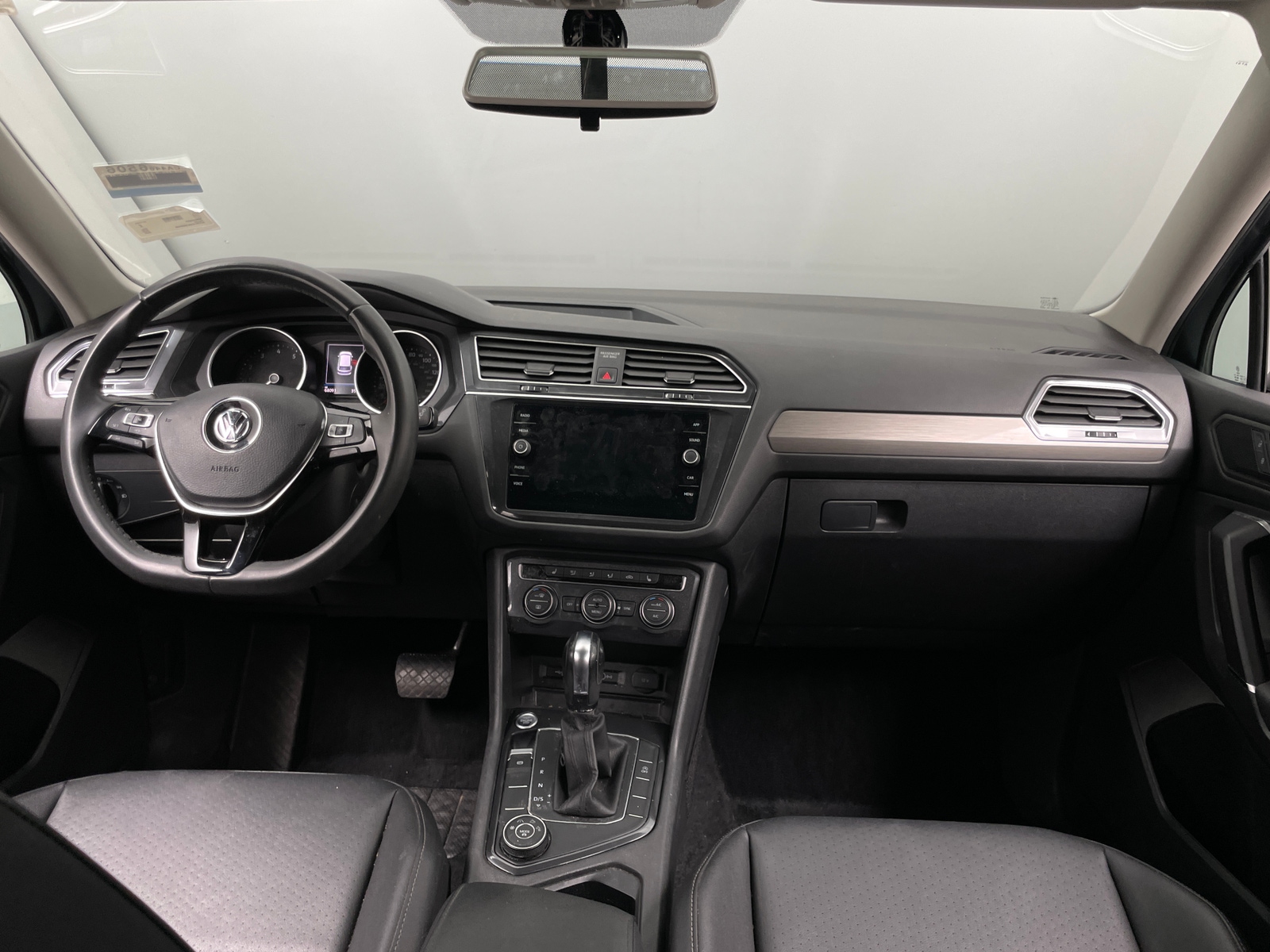 Thumbnail: 2020 Volkswagen Tiguan - 2