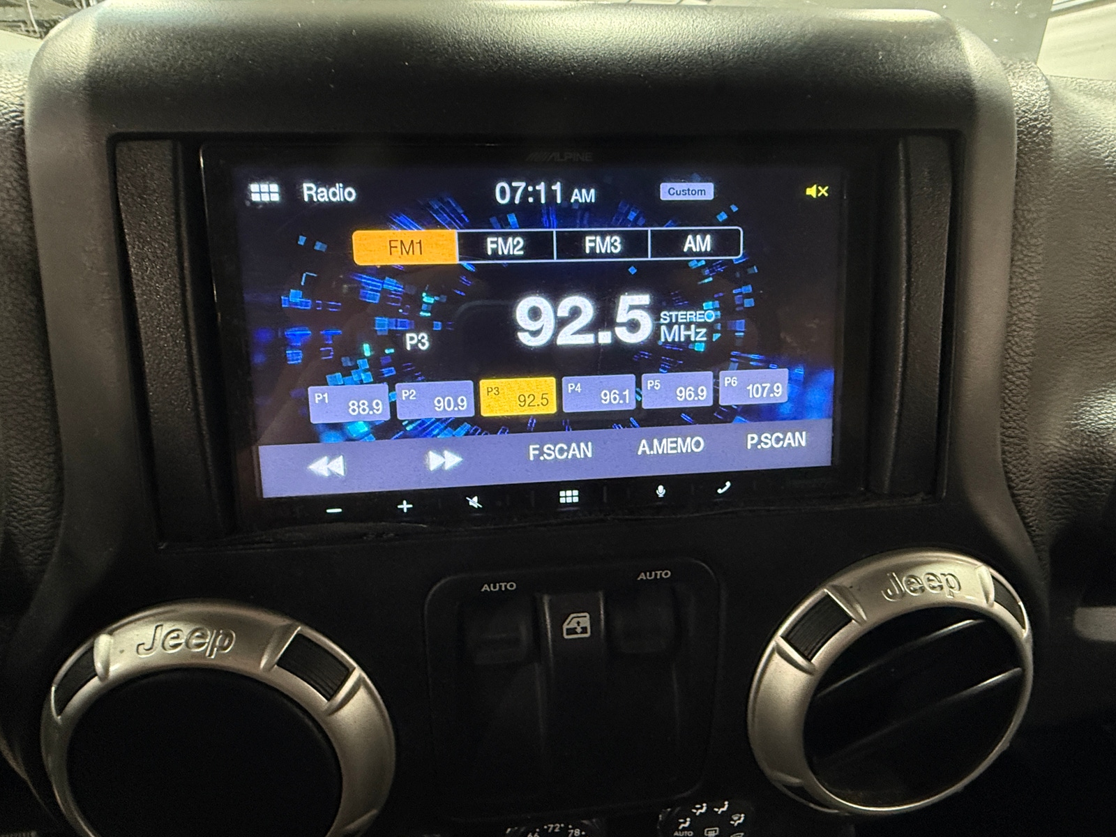 Thumbnail: 2017 Jeep Wrangler - 4