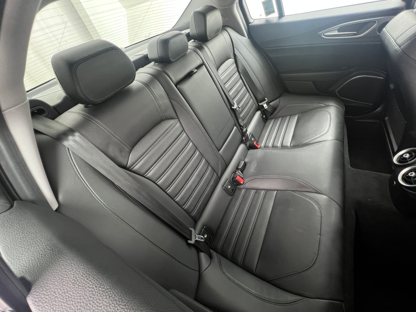 Thumbnail: 2018 Alfa Romeo Giulia - 5