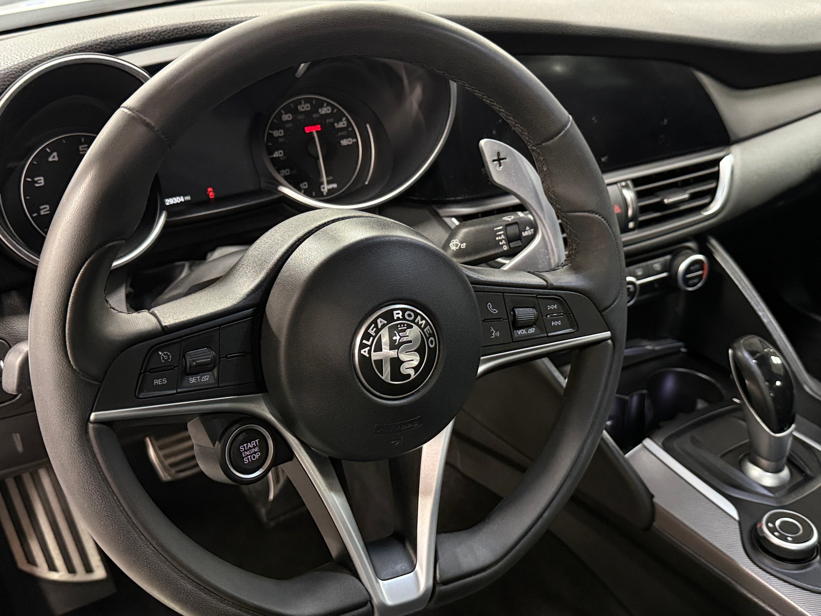 Thumbnail: 2018 Alfa Romeo Giulia - 4