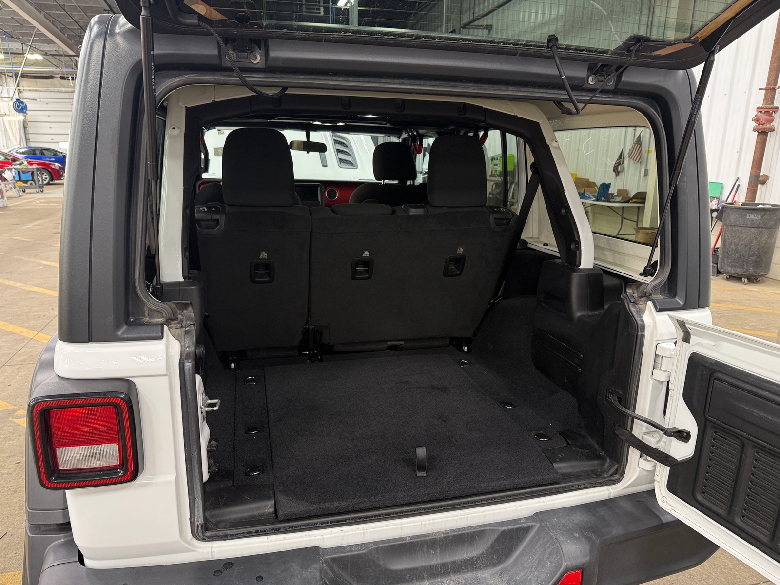 Thumbnail: 2020 Jeep Wrangler - 7