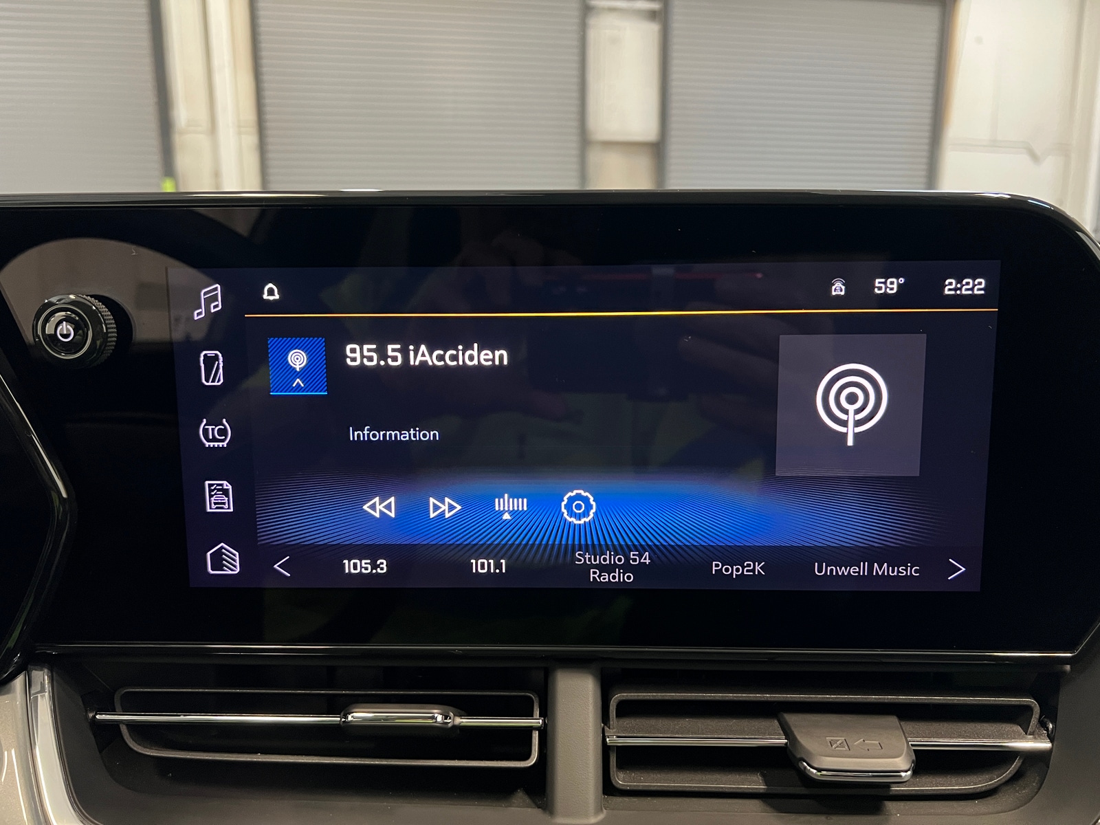 Thumbnail: 2025 Chevrolet Trax - 4