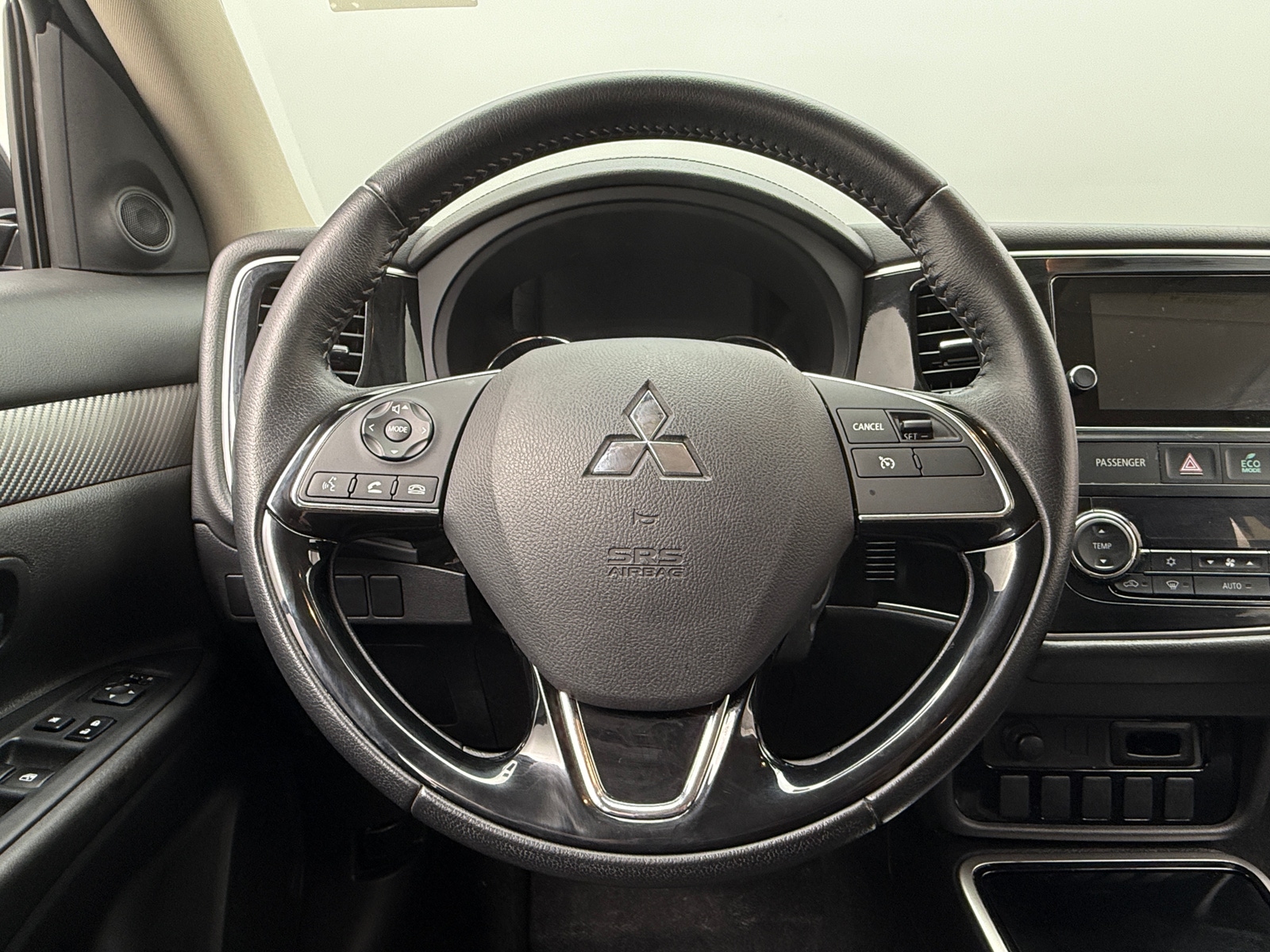 Thumbnail: 2018 Mitsubishi Outlander - 5