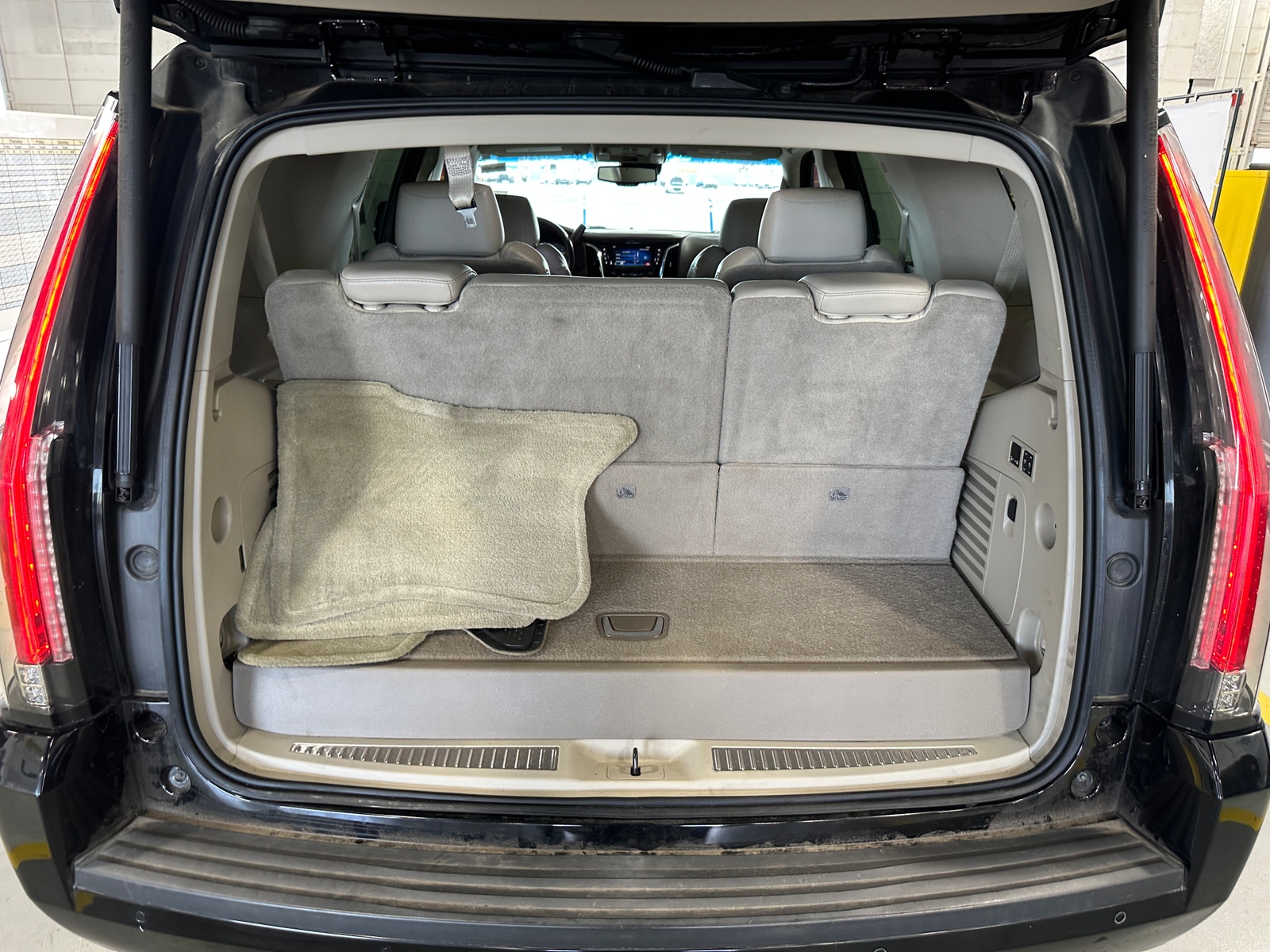 Thumbnail: 2015 Cadillac Escalade - 6
