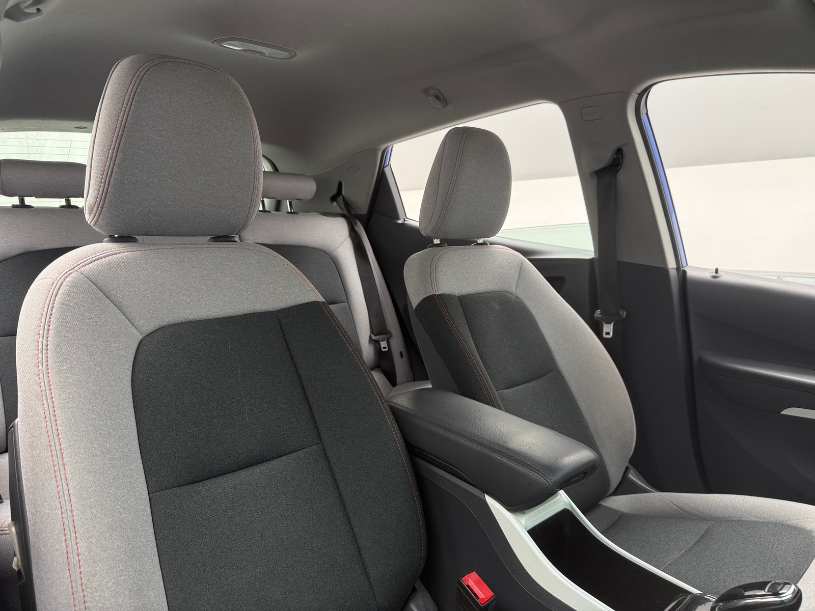 Thumbnail: 2017 Chevrolet Bolt EV - 2