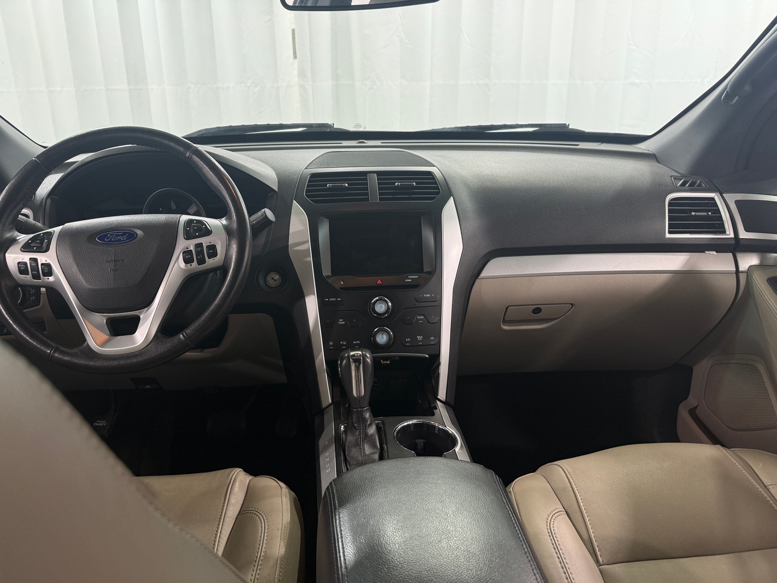 Thumbnail: 2015 Ford Explorer - 3