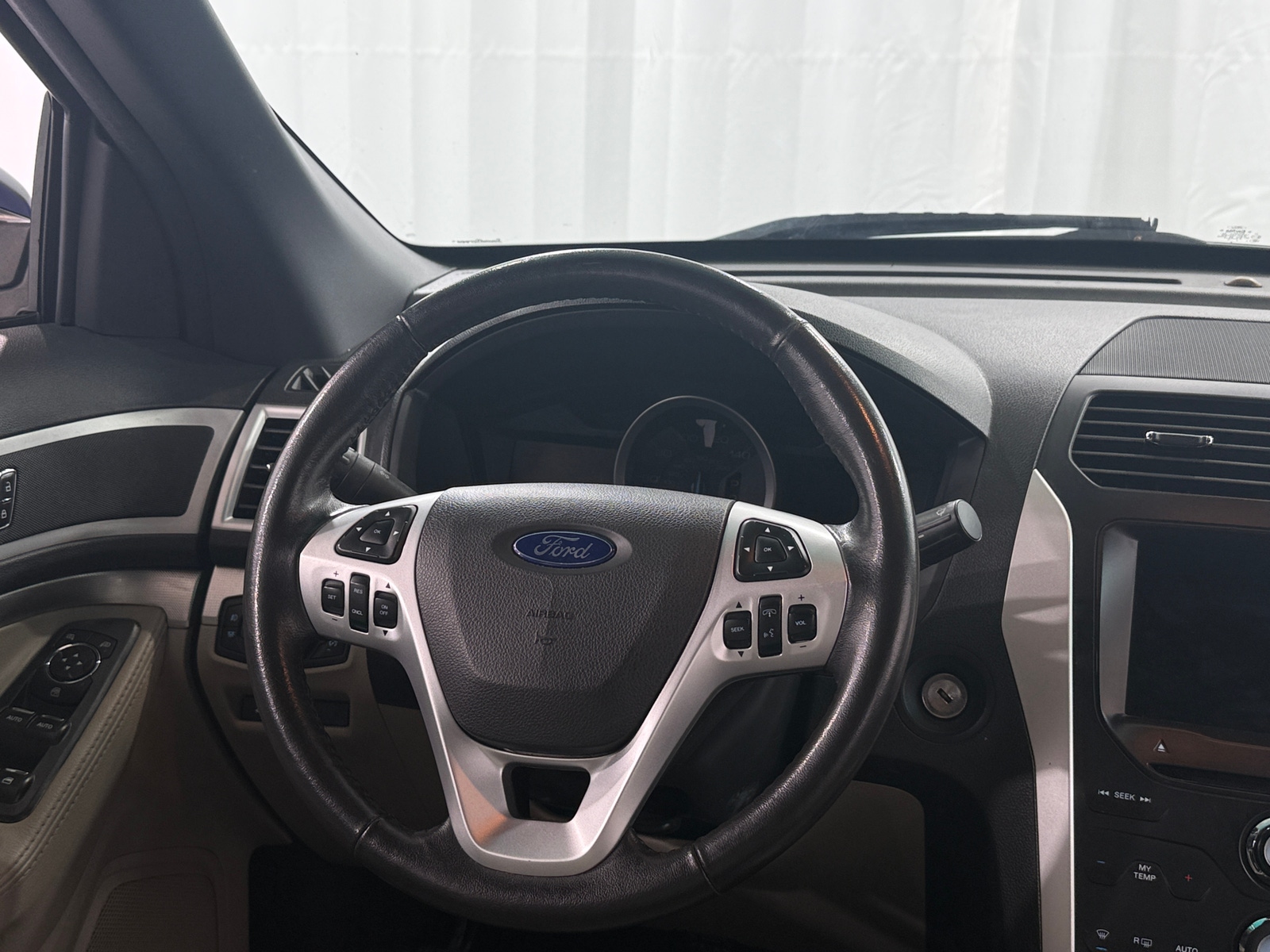 Thumbnail: 2015 Ford Explorer - 5