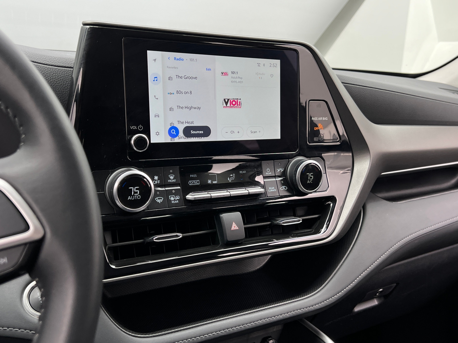 Thumbnail: 2025 Toyota Highlander - 4