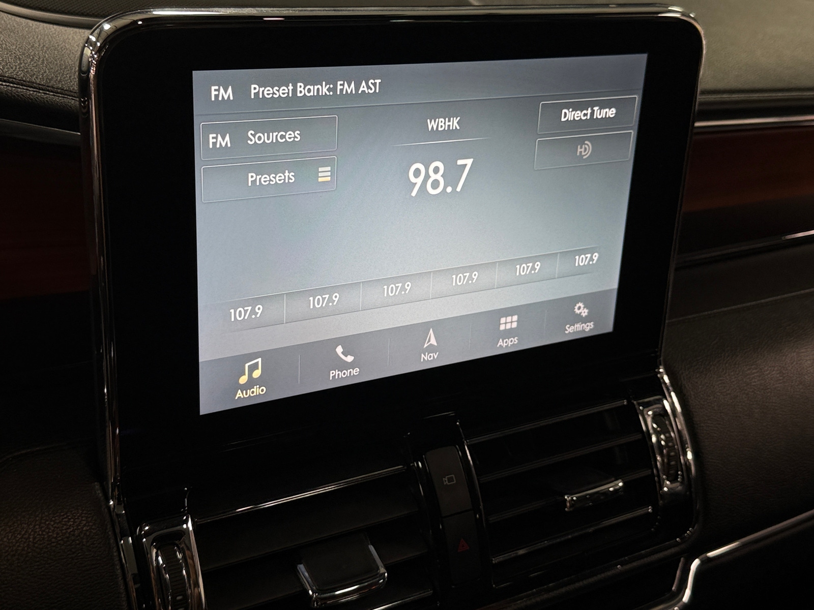 Thumbnail: 2019 Lincoln Navigator L - 3