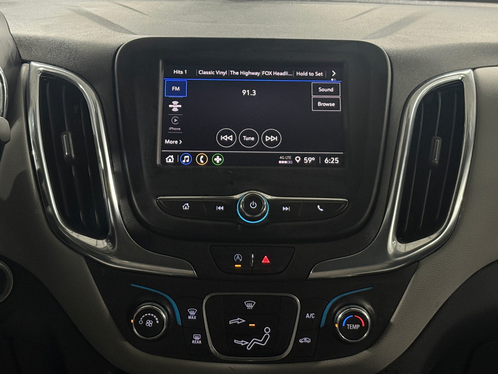 Thumbnail: 2023 Chevrolet Equinox - 4