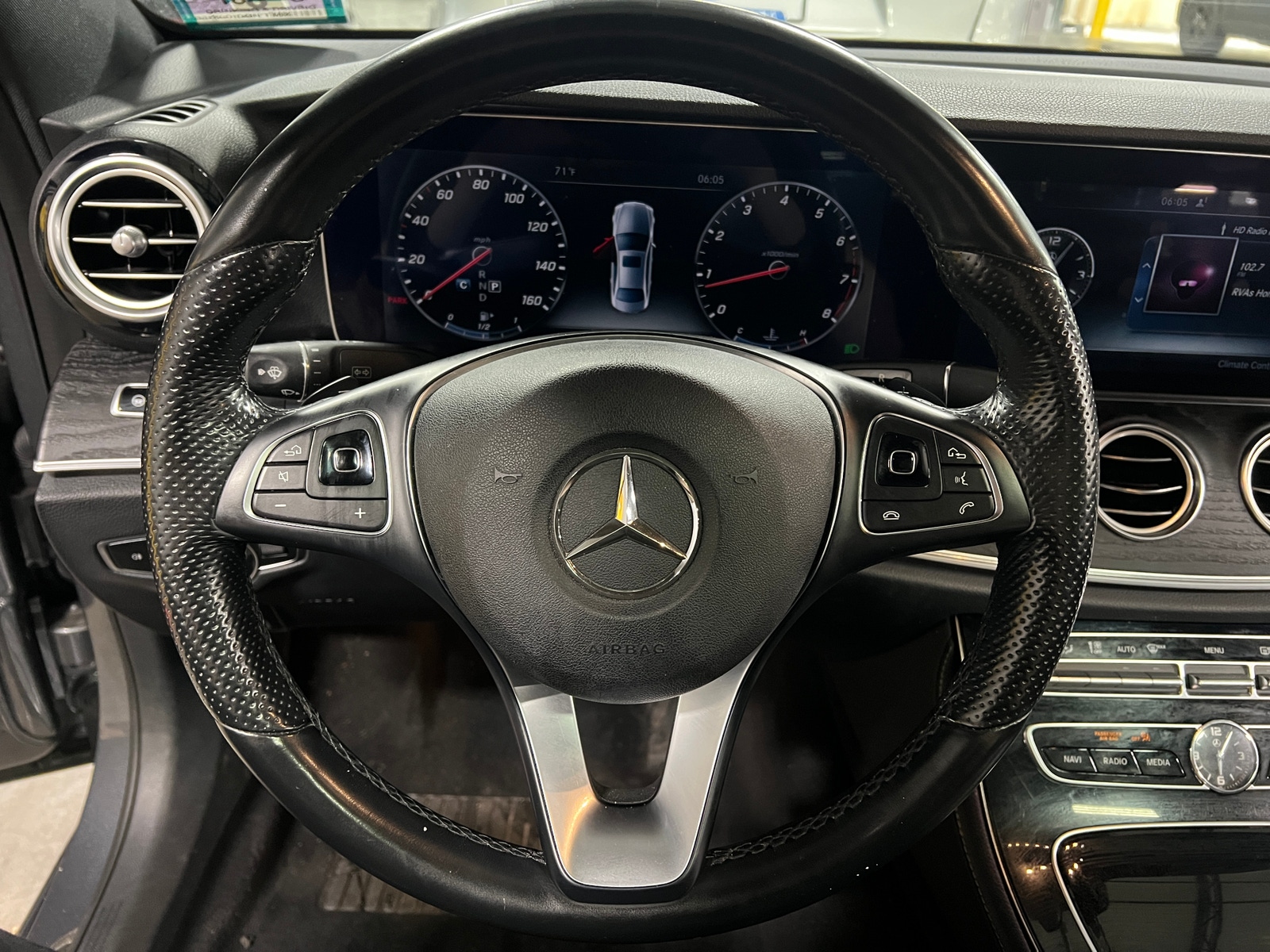 Thumbnail: 2017 Mercedes-Benz E-Class - 4