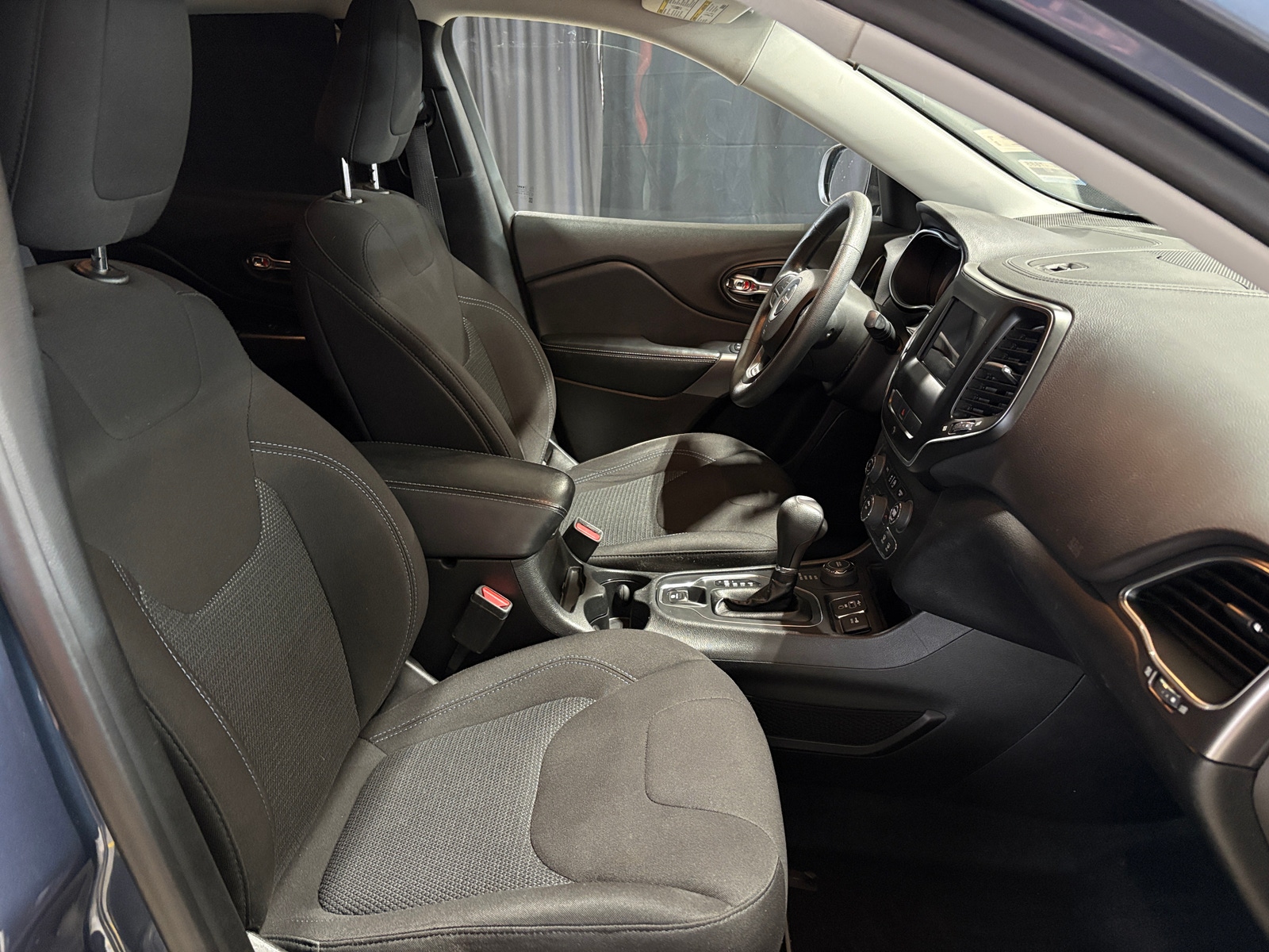 Thumbnail: 2019 Jeep Cherokee - 2