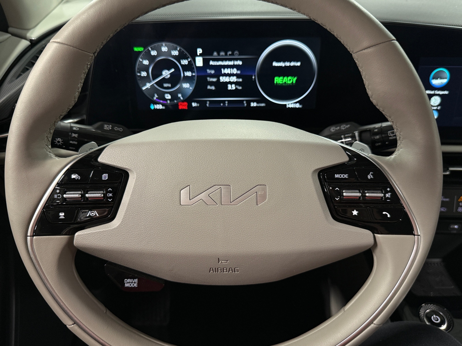 Thumbnail: 2023 Kia Niro - 4