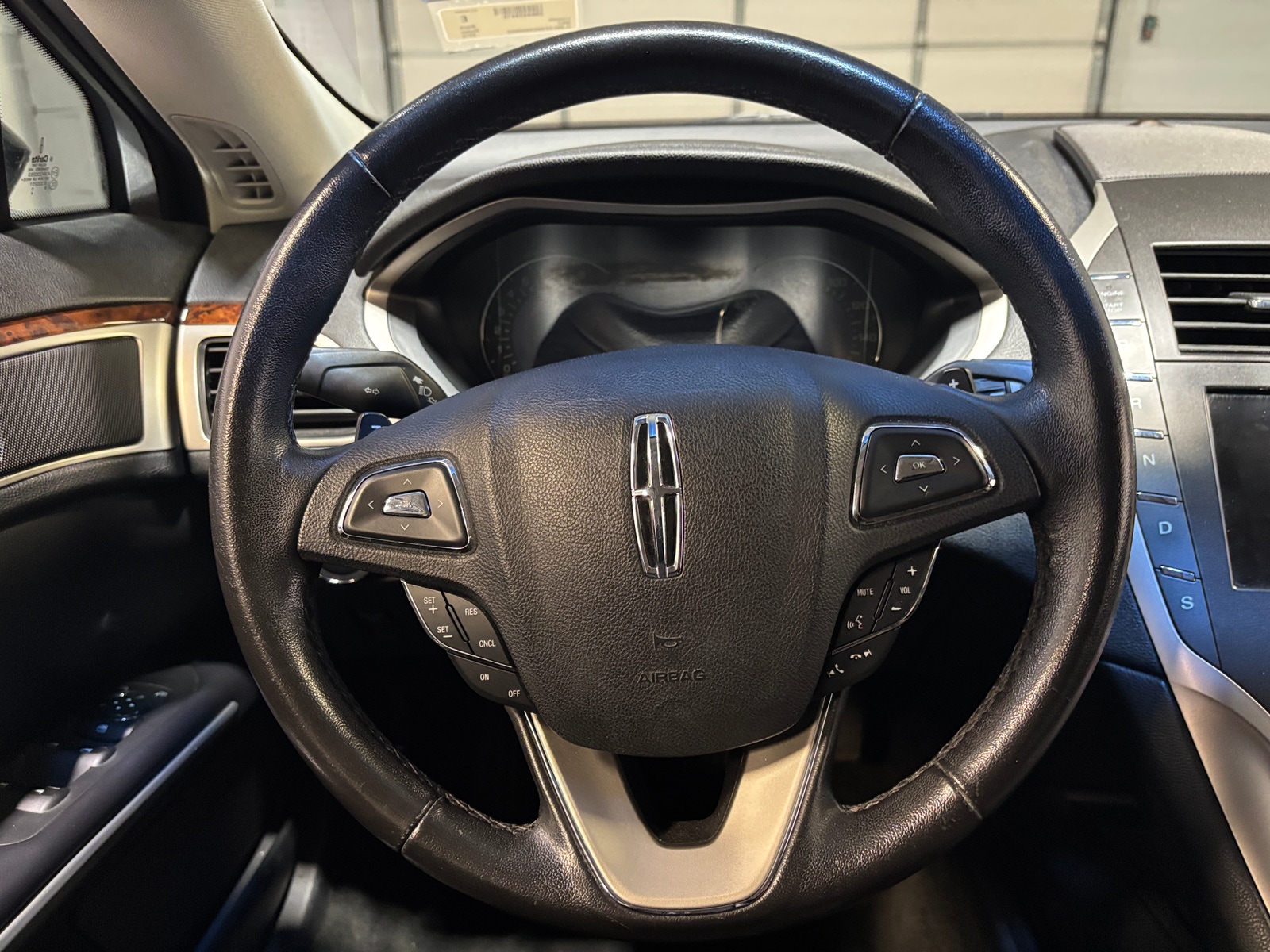 Thumbnail: 2016 Lincoln MKZ - 4