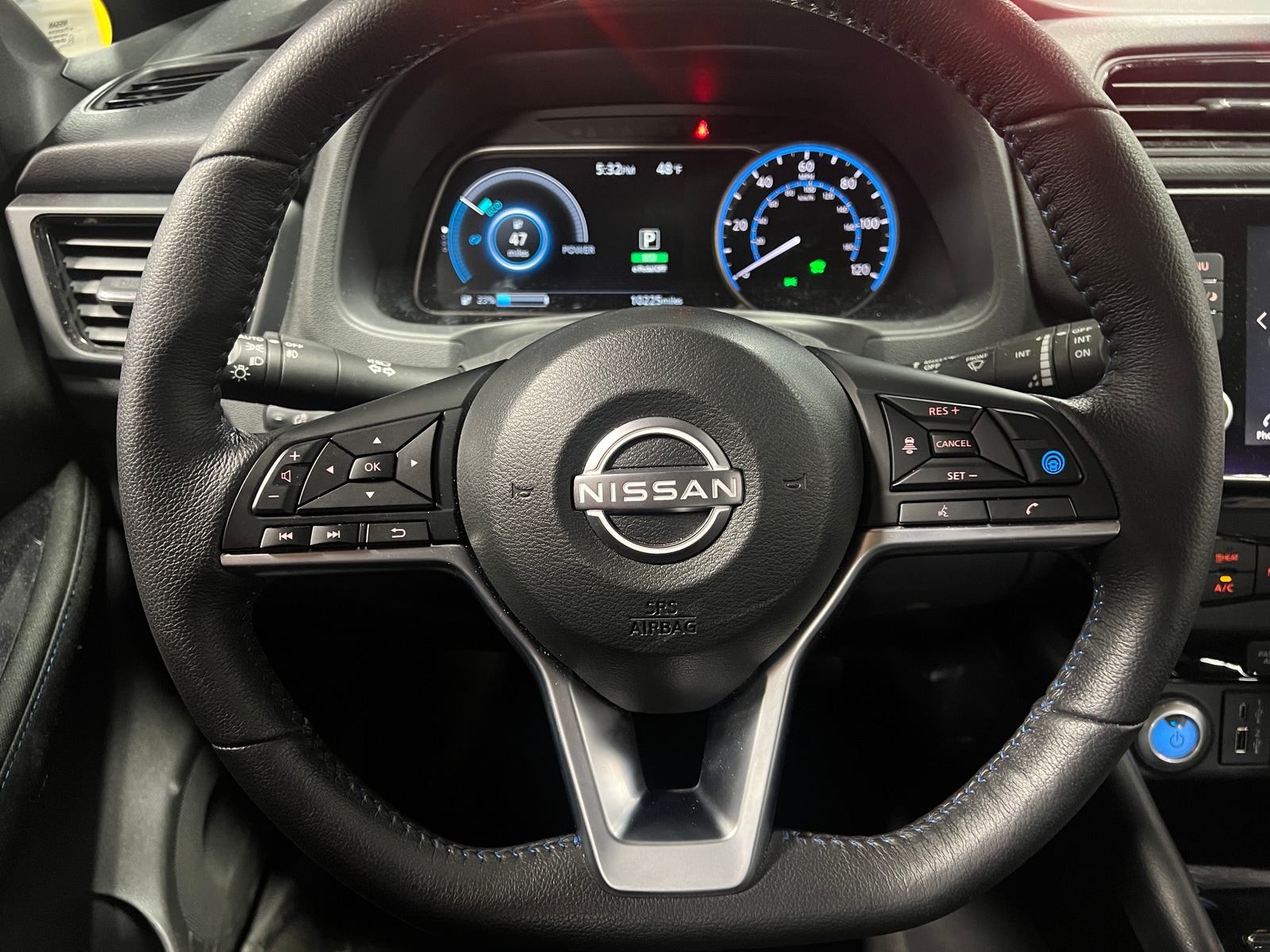 Thumbnail: 2025 Nissan Leaf - 5