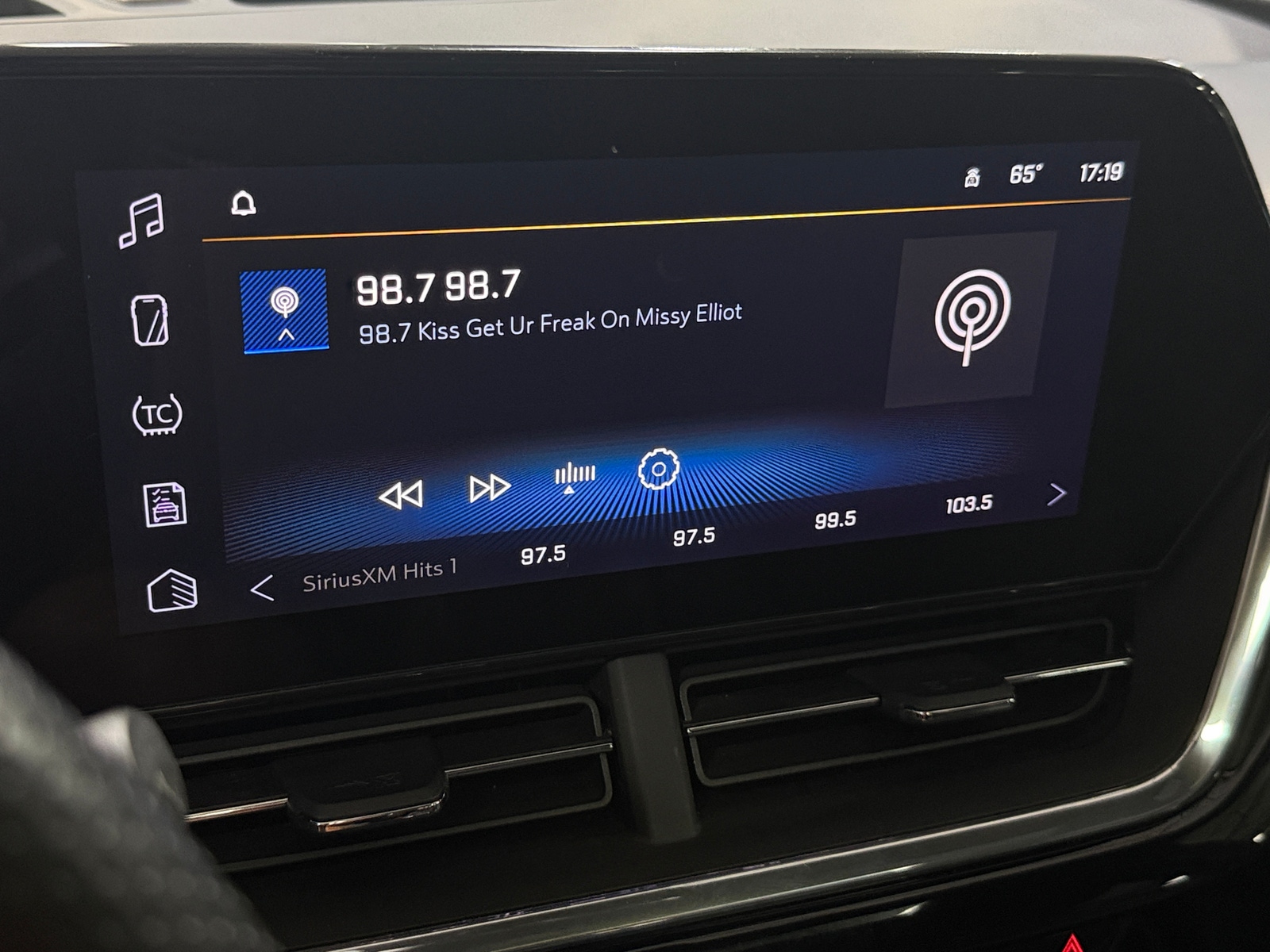 Thumbnail: 2024 Chevrolet Trax - 3