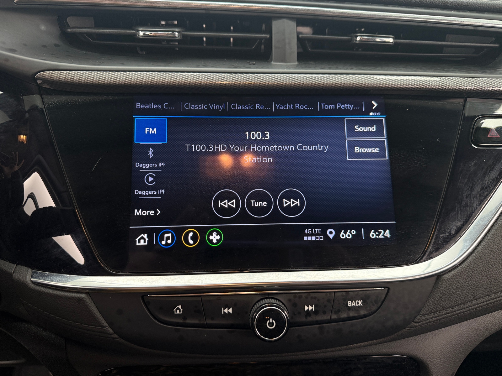 Thumbnail: 2022 Buick Encore GX - 3